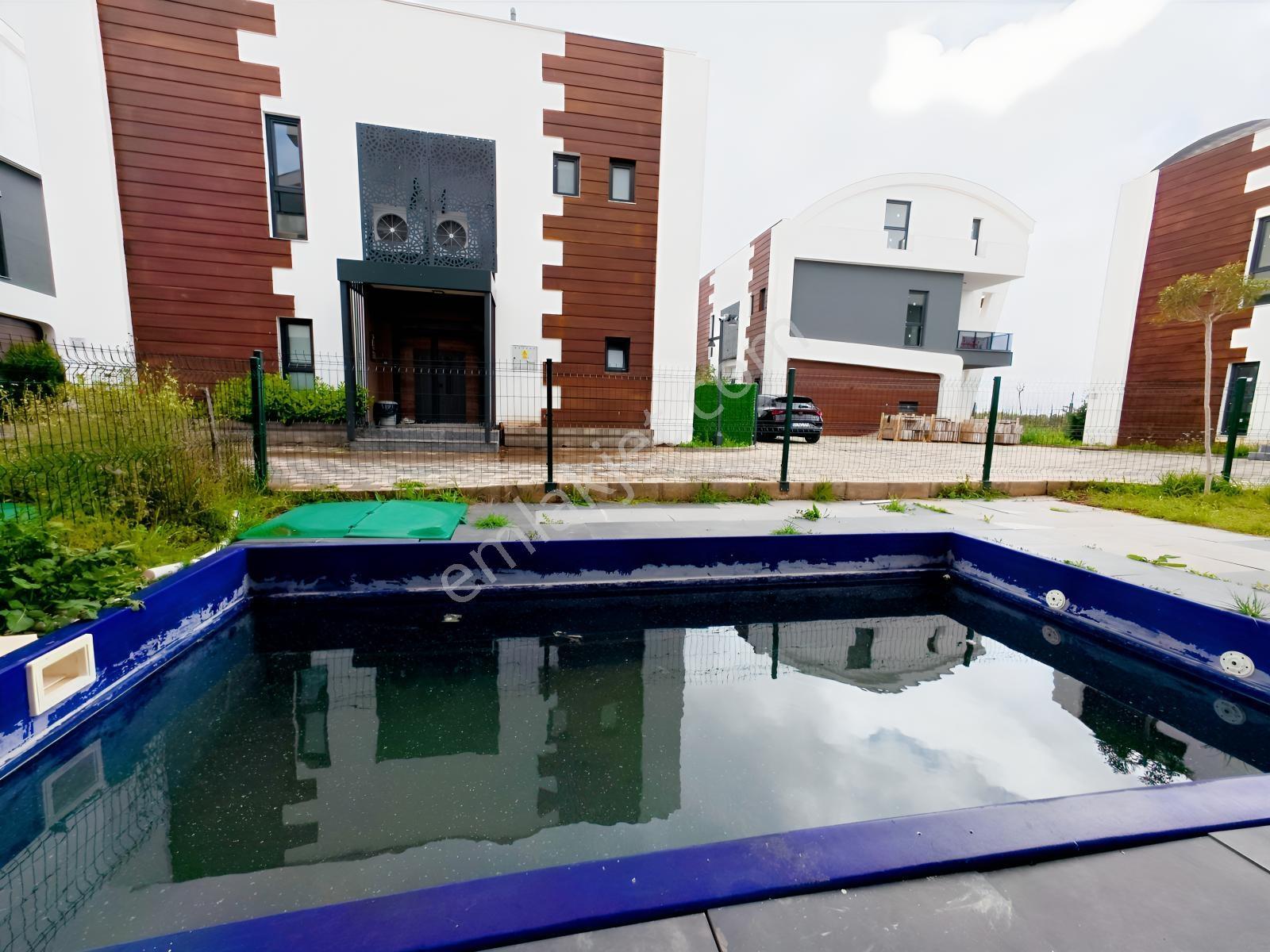 Döşemealtında Lüx Eşyalı 4+1 Satılık Villa - Görsel 24