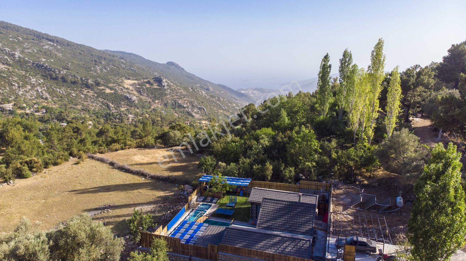 Kaş İslamlarda Satılık 2+1 Özenle Yapılmış Geniş Oturumlu Villa - Görsel 3