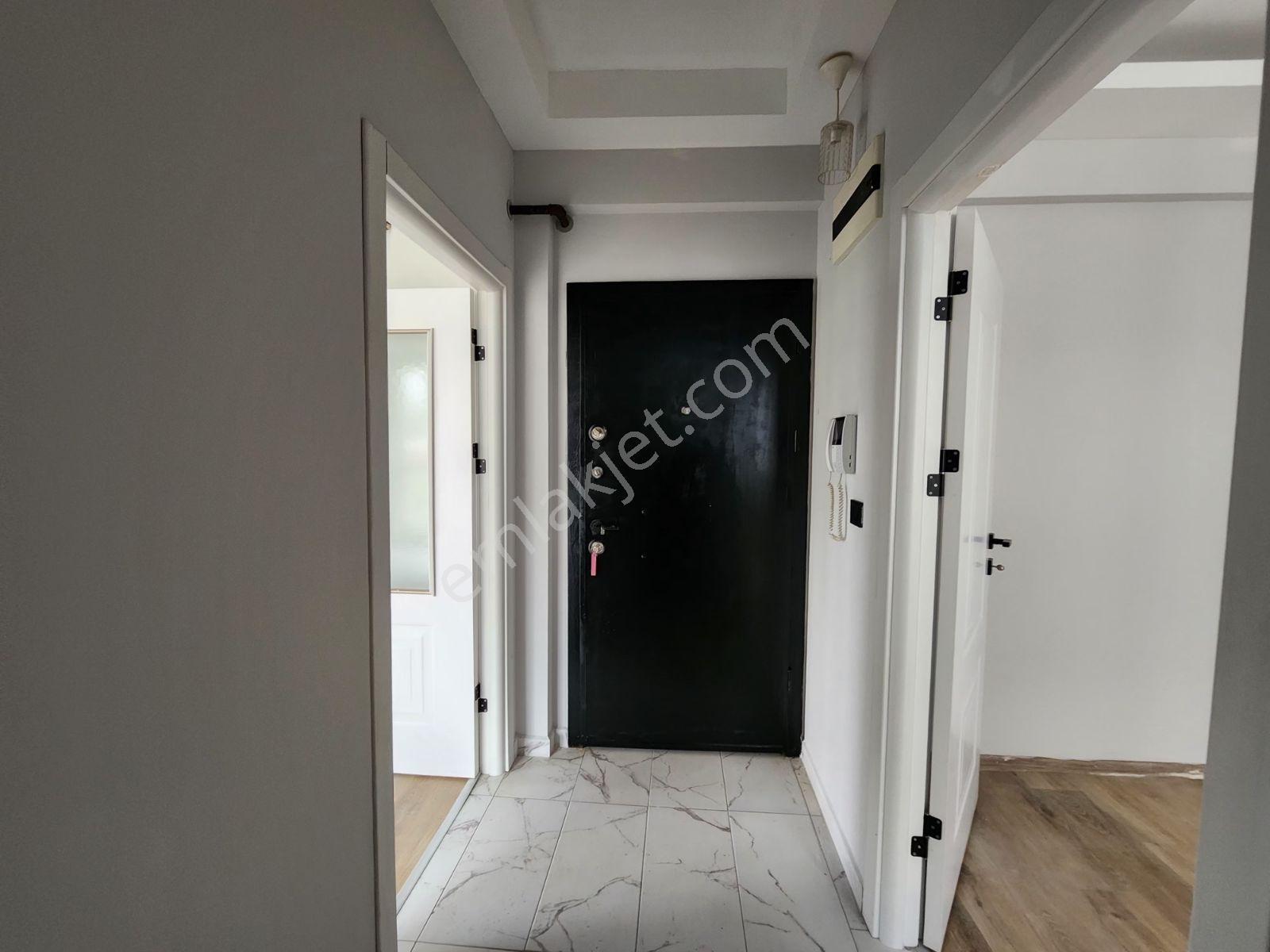 Toplu Konut Bulvarına Cephe Ara Kat Kiralık 1+1 Daire - Görsel 18