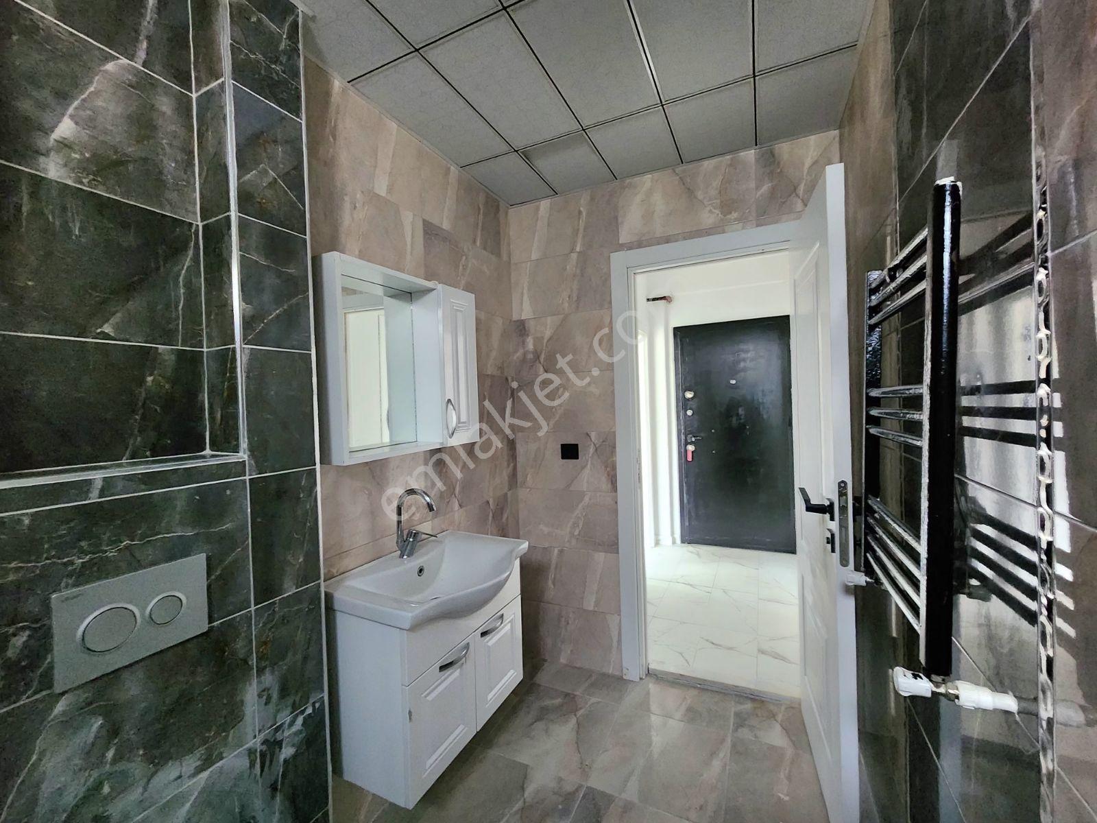 Toplu Konut Bulvarına Cephe Ara Kat Kiralık 1+1 Daire - Görsel 9