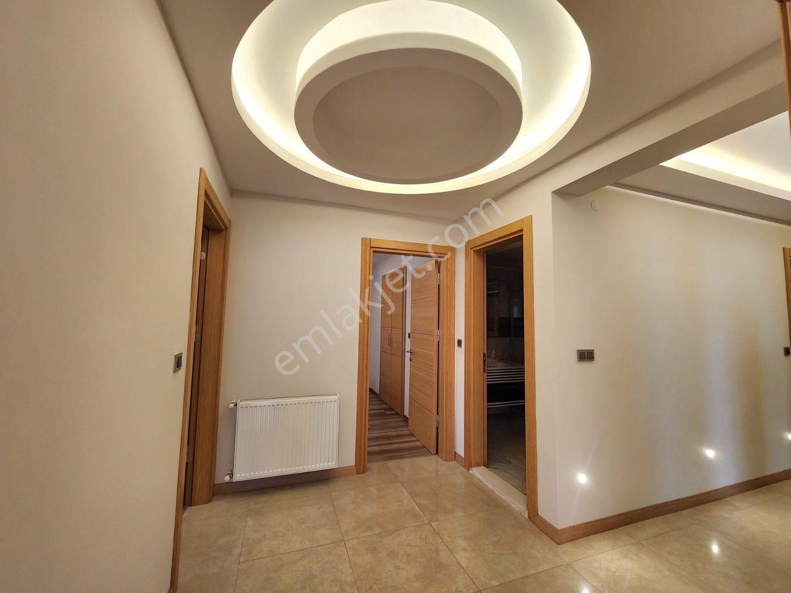 Remax Damla Gür'den Ömürevlerinde Kullanışlı Satılık 4+1 Daire - Görsel 25