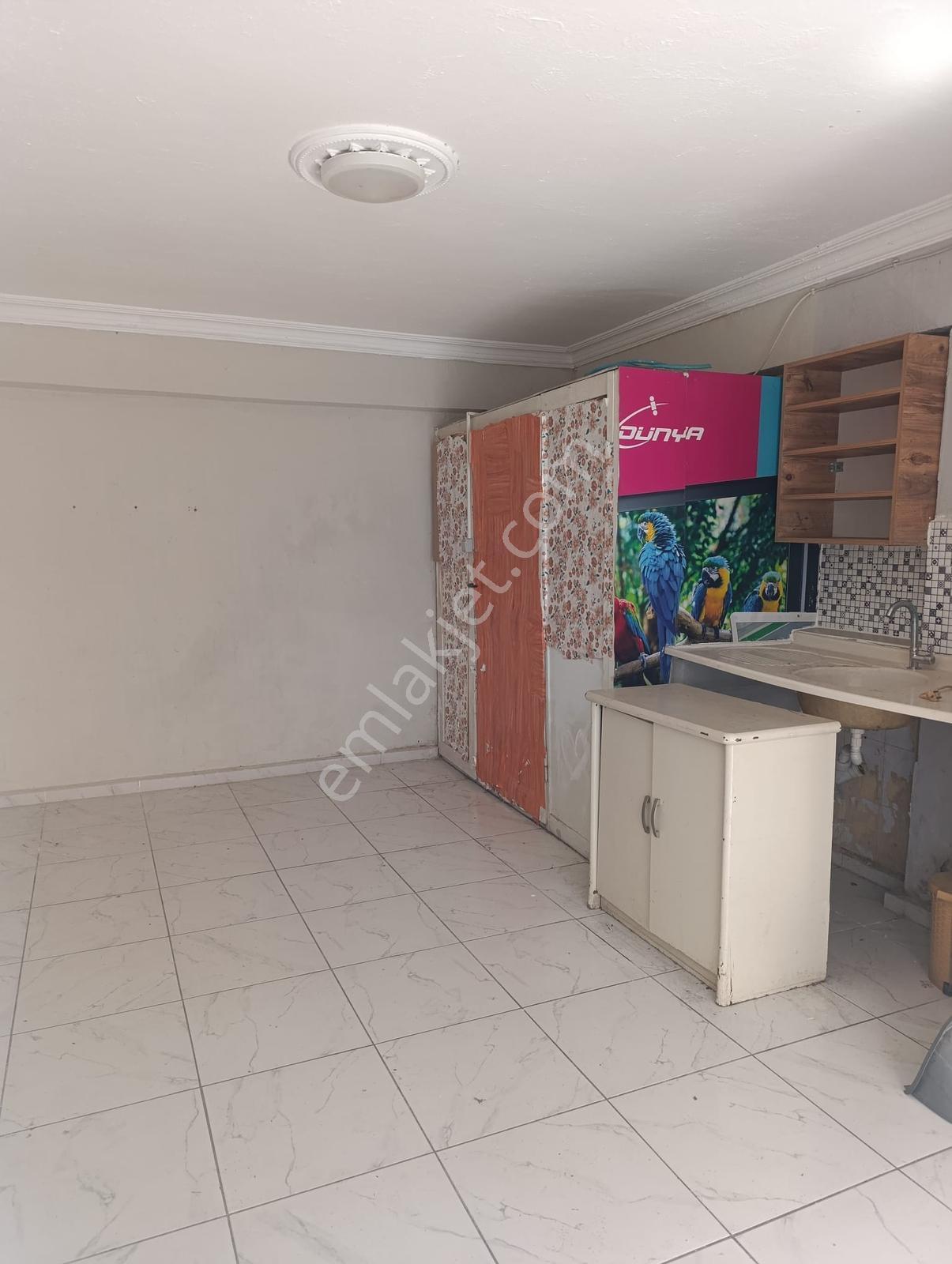 Demetten Yeşilyurtta Okul Ve Pazar Yanı Kiralık Dükkan - Görsel 2