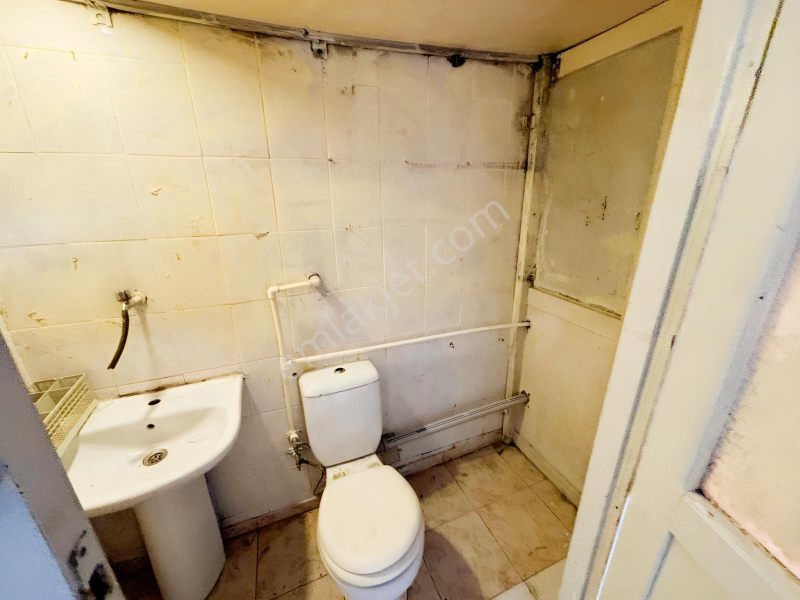Demetten Yeşilyurtta Okul Ve Pazar Yanı Kiralık Dükkan - Görsel 8