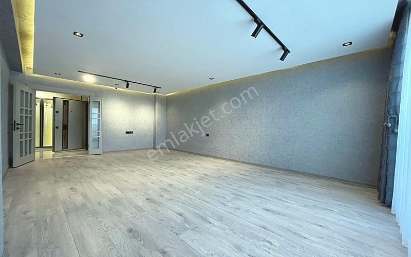 Yenikent Emlak'tan Çift Mutfaklı 3+1 140m2 2.5 Milyn Kredi Daire - Görsel 12