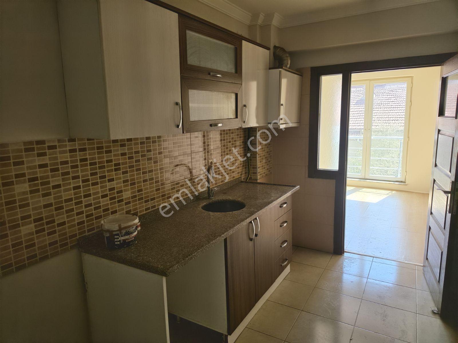 Aslan Emlak Gayrimenkulden Çamlıca 'da Kiralık 1+1 - Görsel 24
