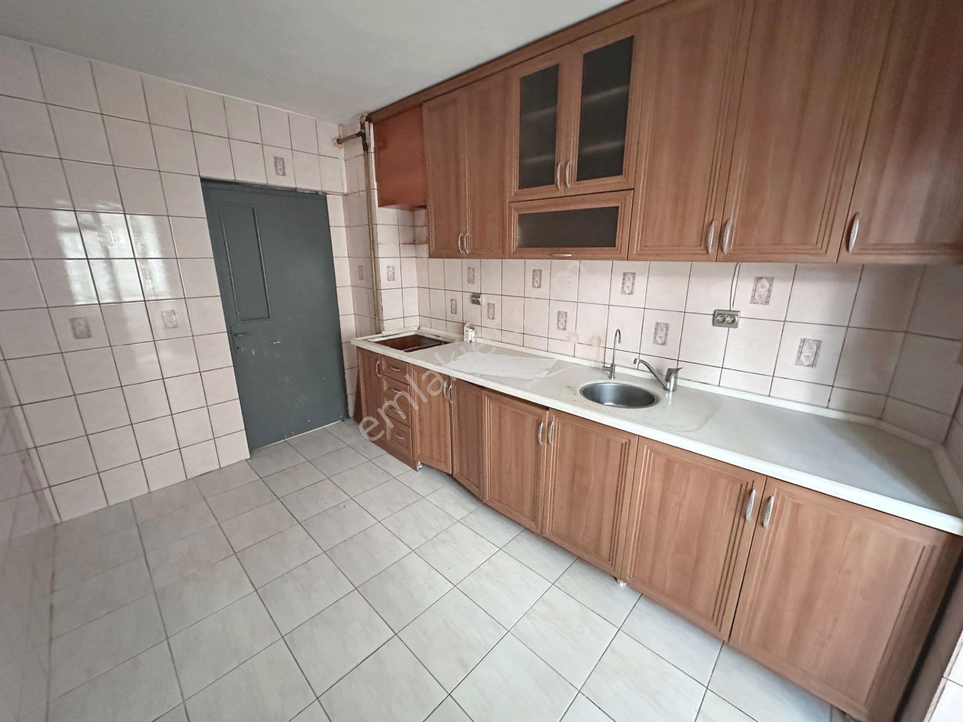 Abidinpaşa Mahallesi Ara Kat Ön Cephede Geniş 3+1 Satılık Daire - Görsel 13