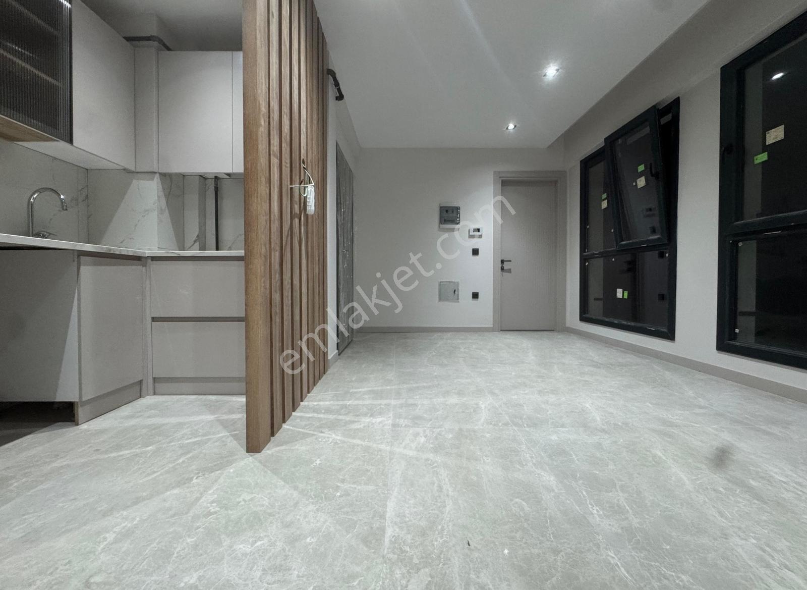 Demirler'den Adalet'te Modern Tasarım Kiralık 2+1 Apart