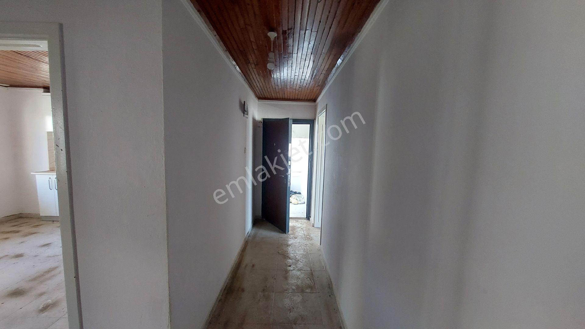 Kuşadası Cumhuriyet Mahallesinde Kiralık 2+1 90 M2 Daire. - Görsel 9