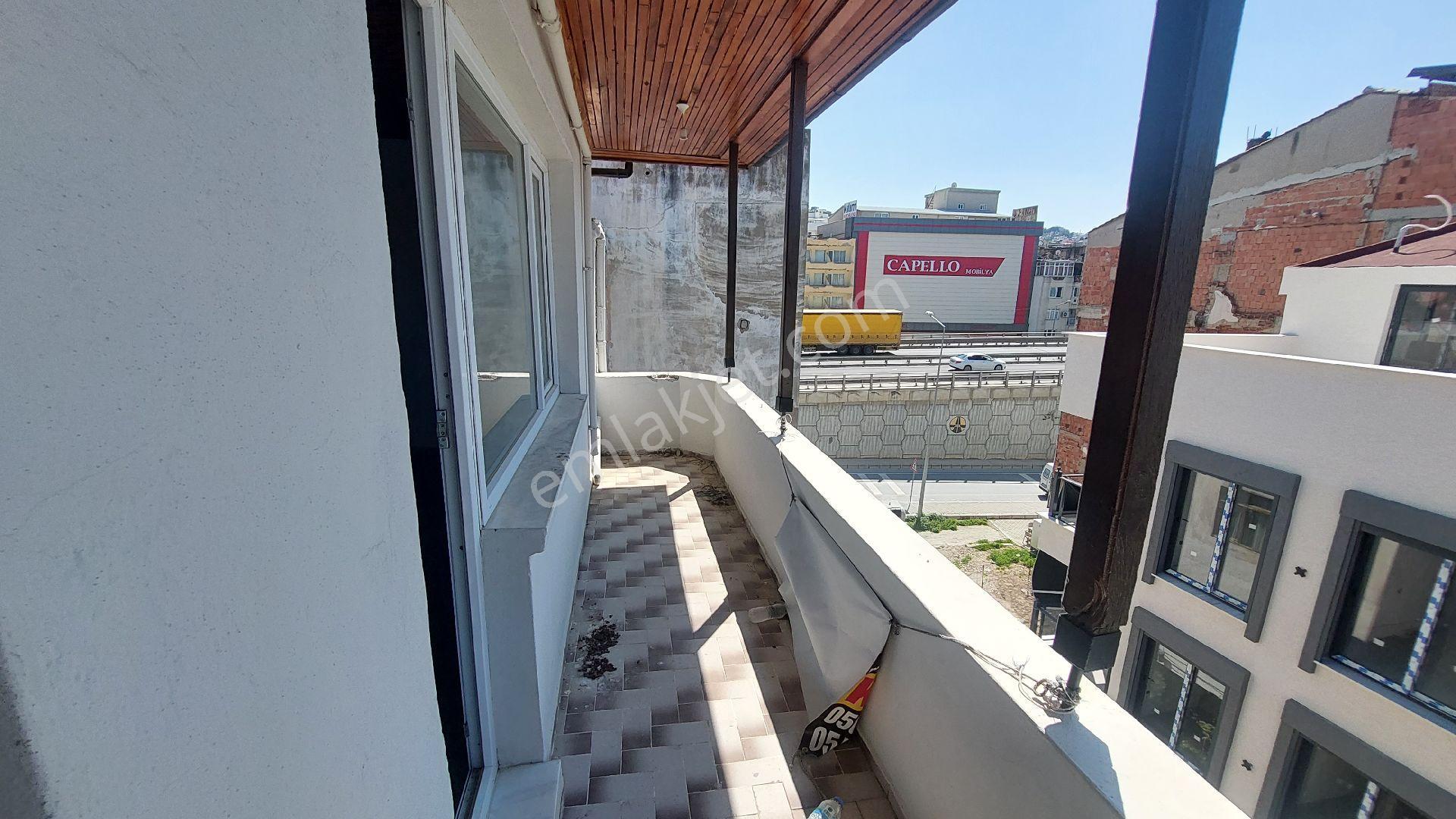 Kuşadası Cumhuriyet Mahallesinde Kiralık 2+1 90 M2 Daire. - Görsel 3