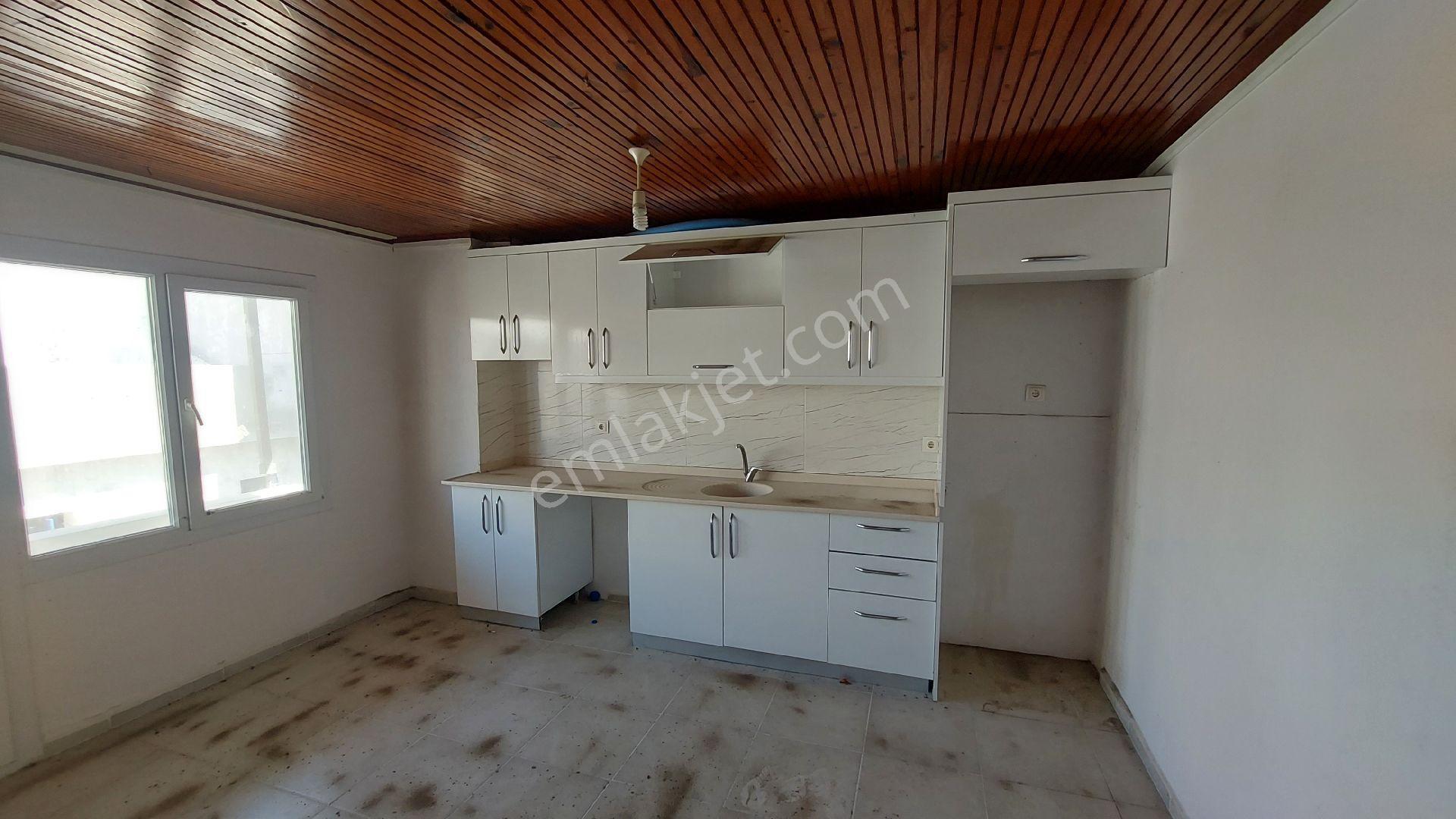 Kuşadası Cumhuriyet Mahallesinde Kiralık 2+1 90 M2 Daire. - Görsel 8
