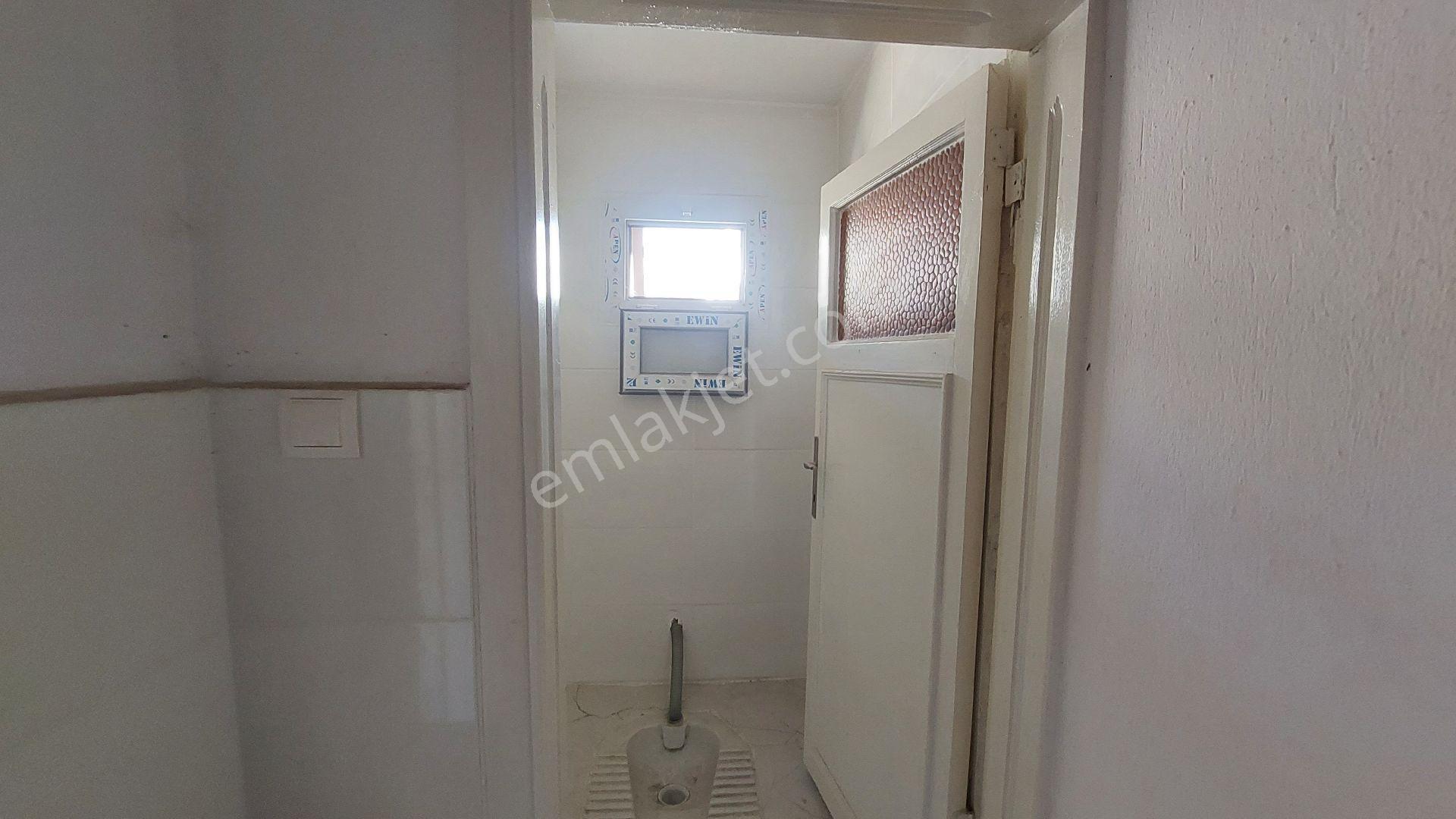 Kuşadası Cumhuriyet Mahallesinde Kiralık 2+1 90 M2 Daire. - Görsel 5