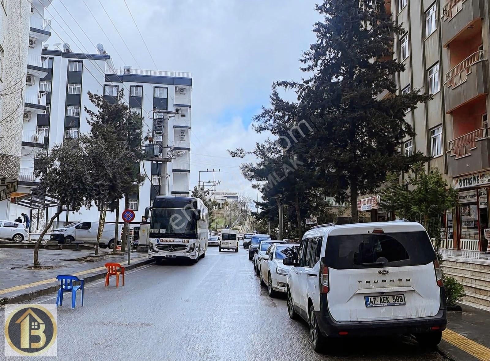 Valilik Civarı, İş Bankası Arkası 1+1 Ayrı Mutfaklı Daire - Görsel 2