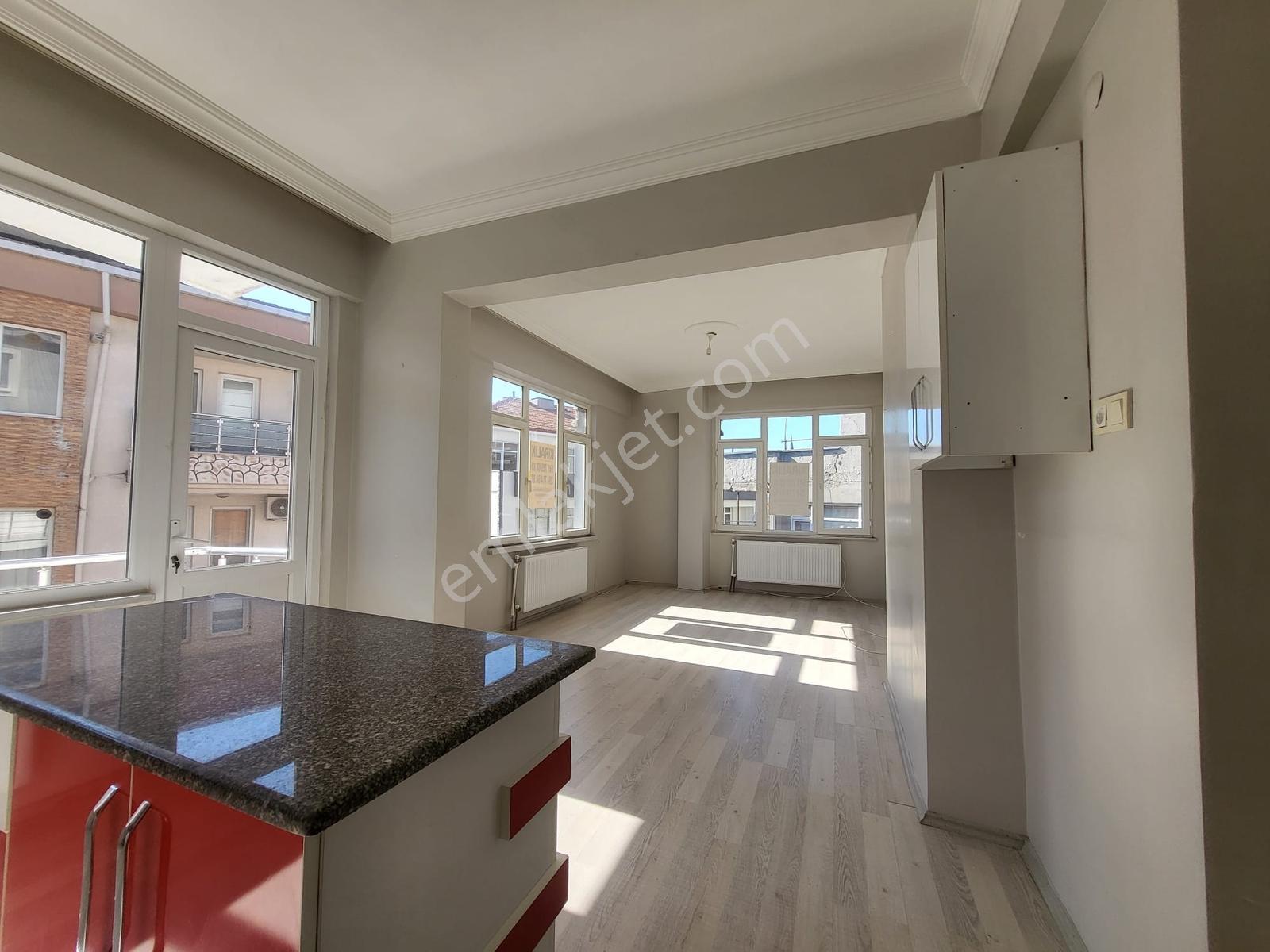 Merkezi Konumda 2+1 Kiralık Daire - Görsel 9