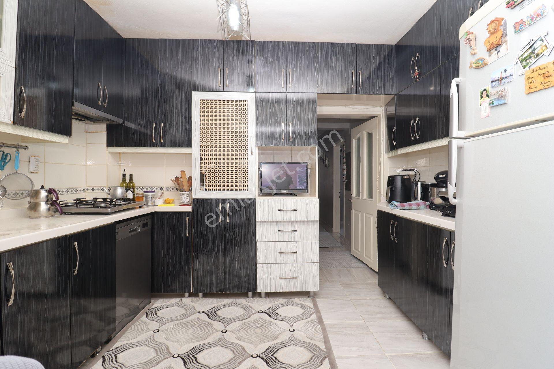 Akif'ten Oğuzlar Mah Sitede Ara Kat Yapılı 3+1 Satılık Daire