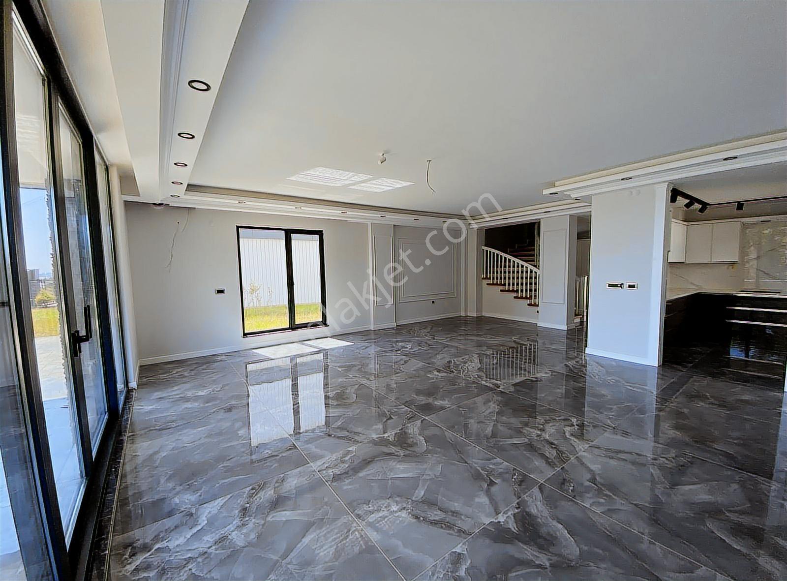 Alanlıda Huzurun Adresi: Deniz Manzaralı Akıllı Villa - Görsel 6