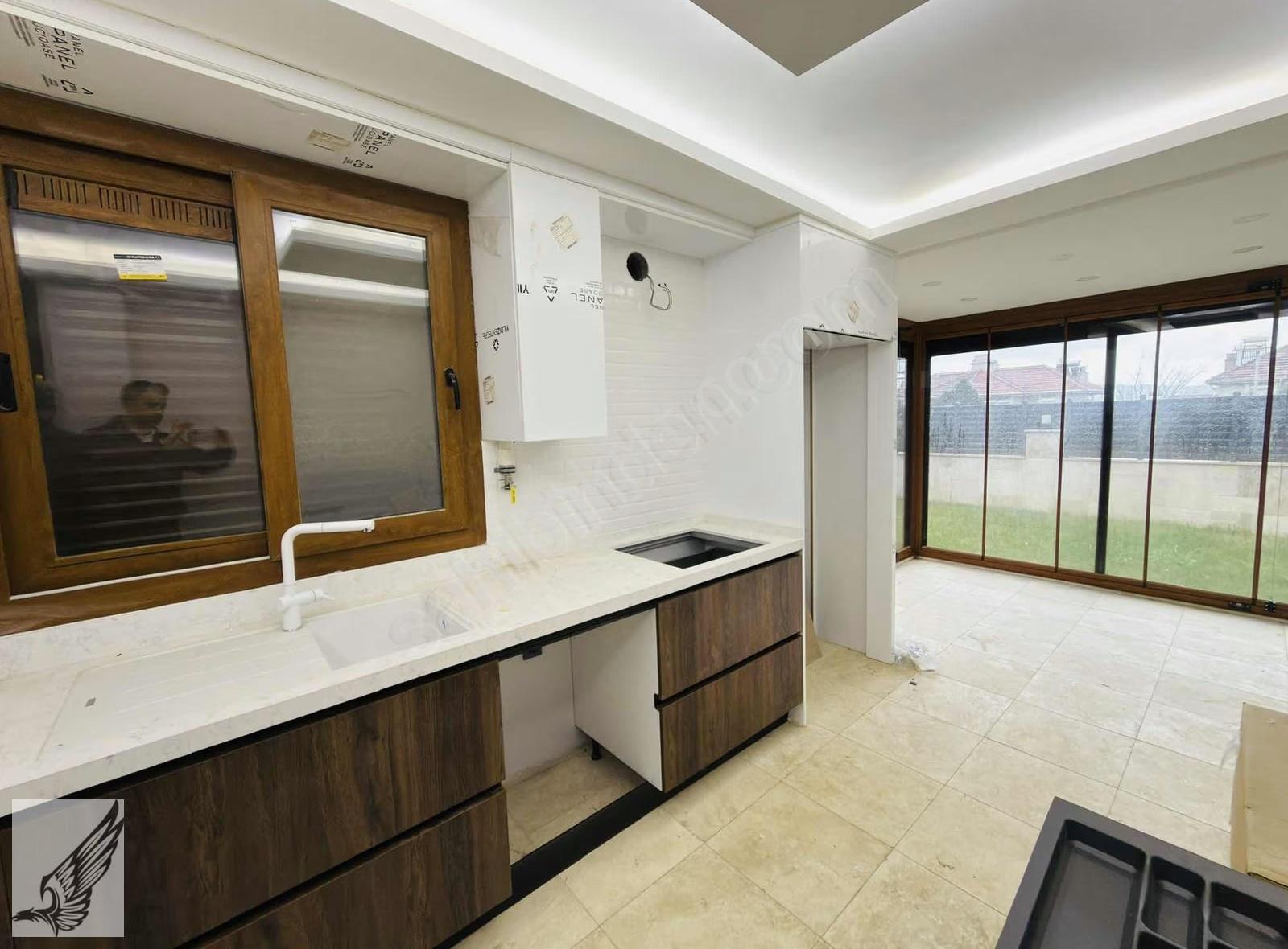 Seferihisar N.hepkon Mahallesinde 4+1 Müstakil Girişli Villa - Görsel 25