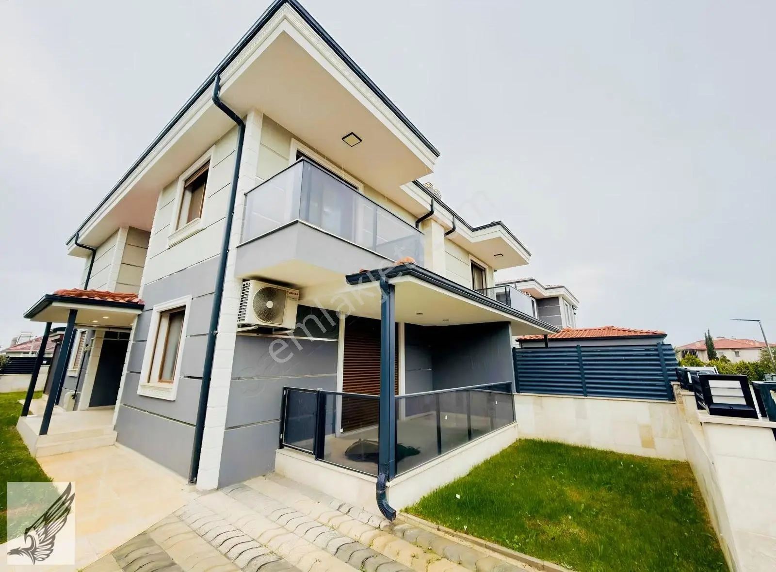 Seferihisar N.hepkon Mahallesinde 4+1 Müstakil Girişli Villa