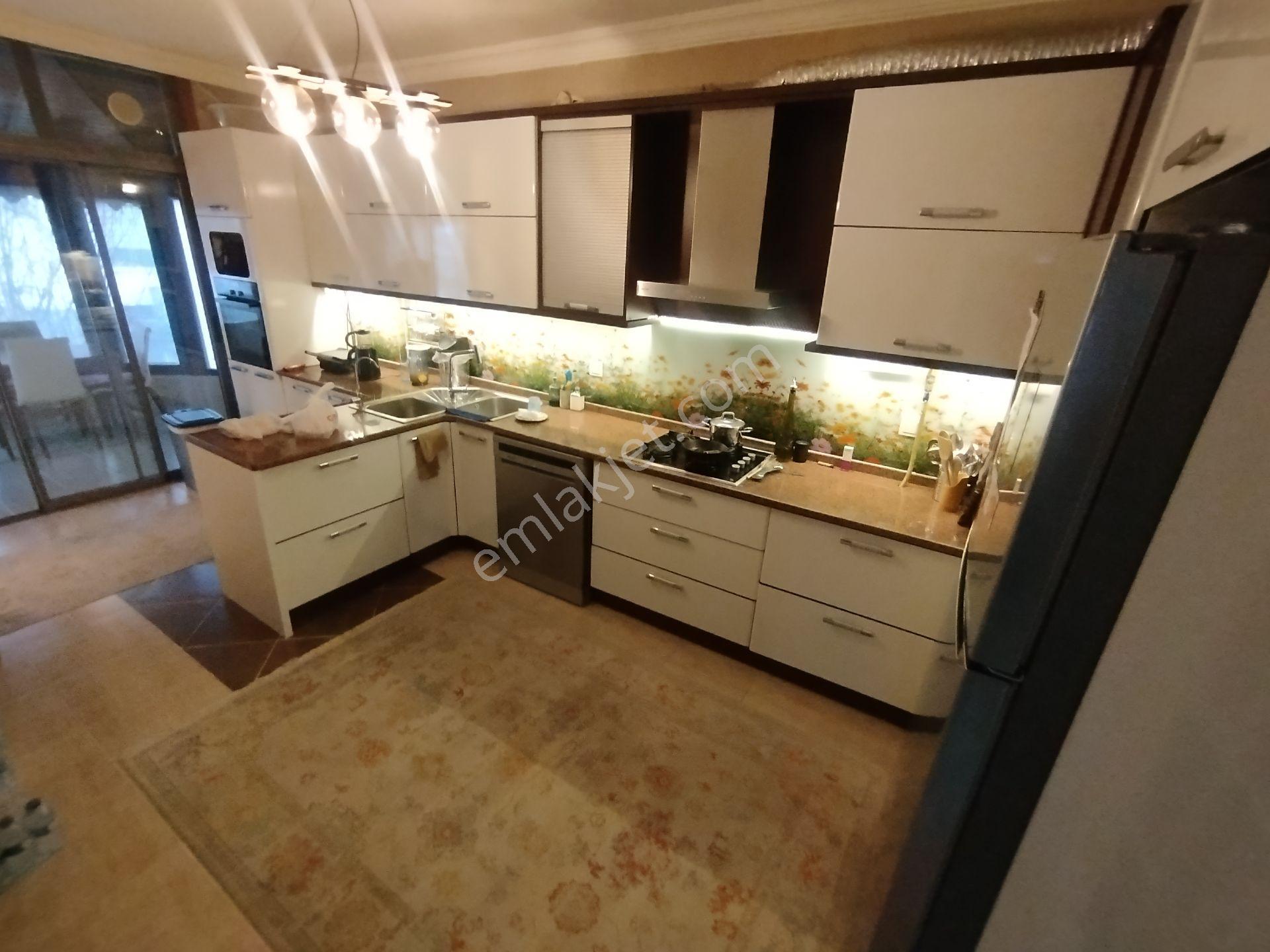 Kaçmaz Emlak Sivas Eğriköprü Mah. Satılık Villa 6+1 Net 360 M² - Görsel 14