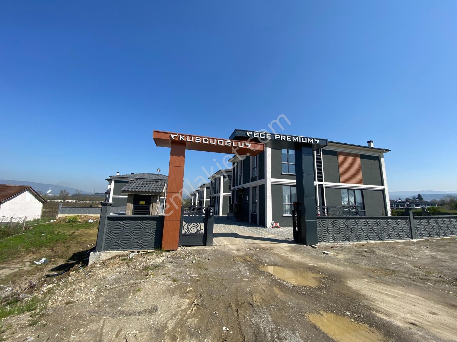 Kuyumcuhacı Ali Mahallesinde Lüks 4+1 240 M2 Büyük Bahçeli Villa - Görsel 4