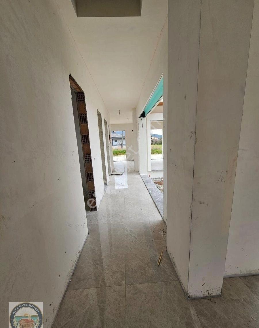 Ortaköyde Tek Kat Villa Bireysel Havuz Ve Bahçeli - Görsel 12