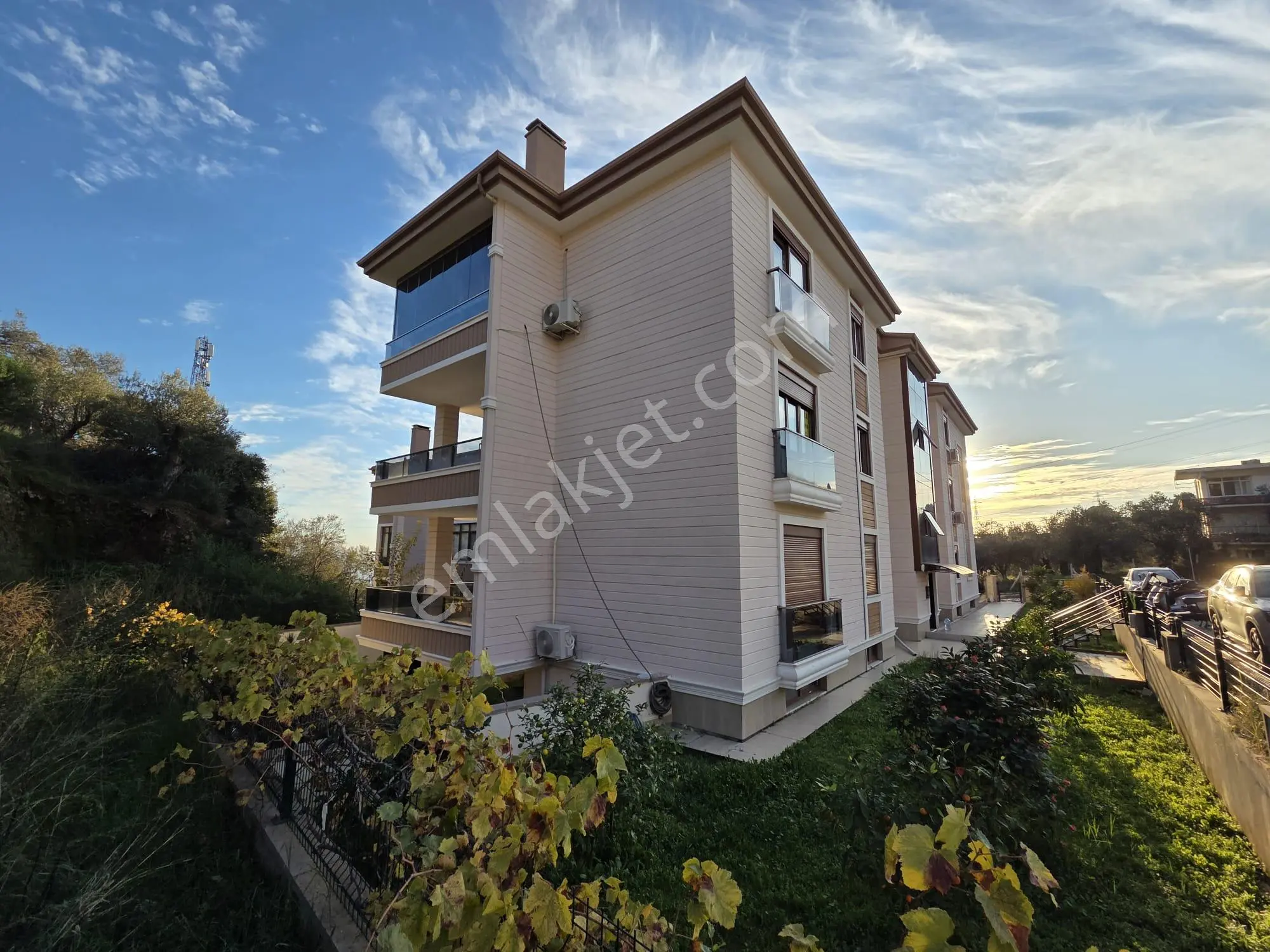 Altınoluk Köy Yolu Üzeri 3+1ayrı Mutfak 25 M2 Müştemilatlı Daire - Görsel 2
