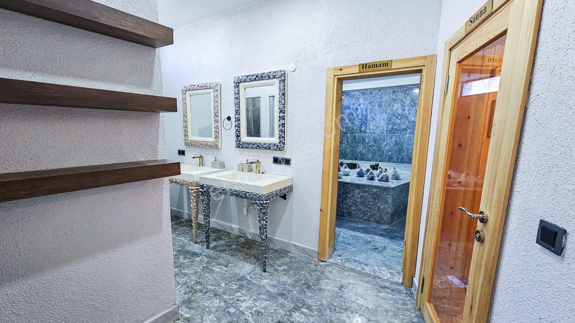 Kuşadası'nda Deniz Manzaralı, Ultra Lüks Kiralık 5+2 Villa - Görsel 34
