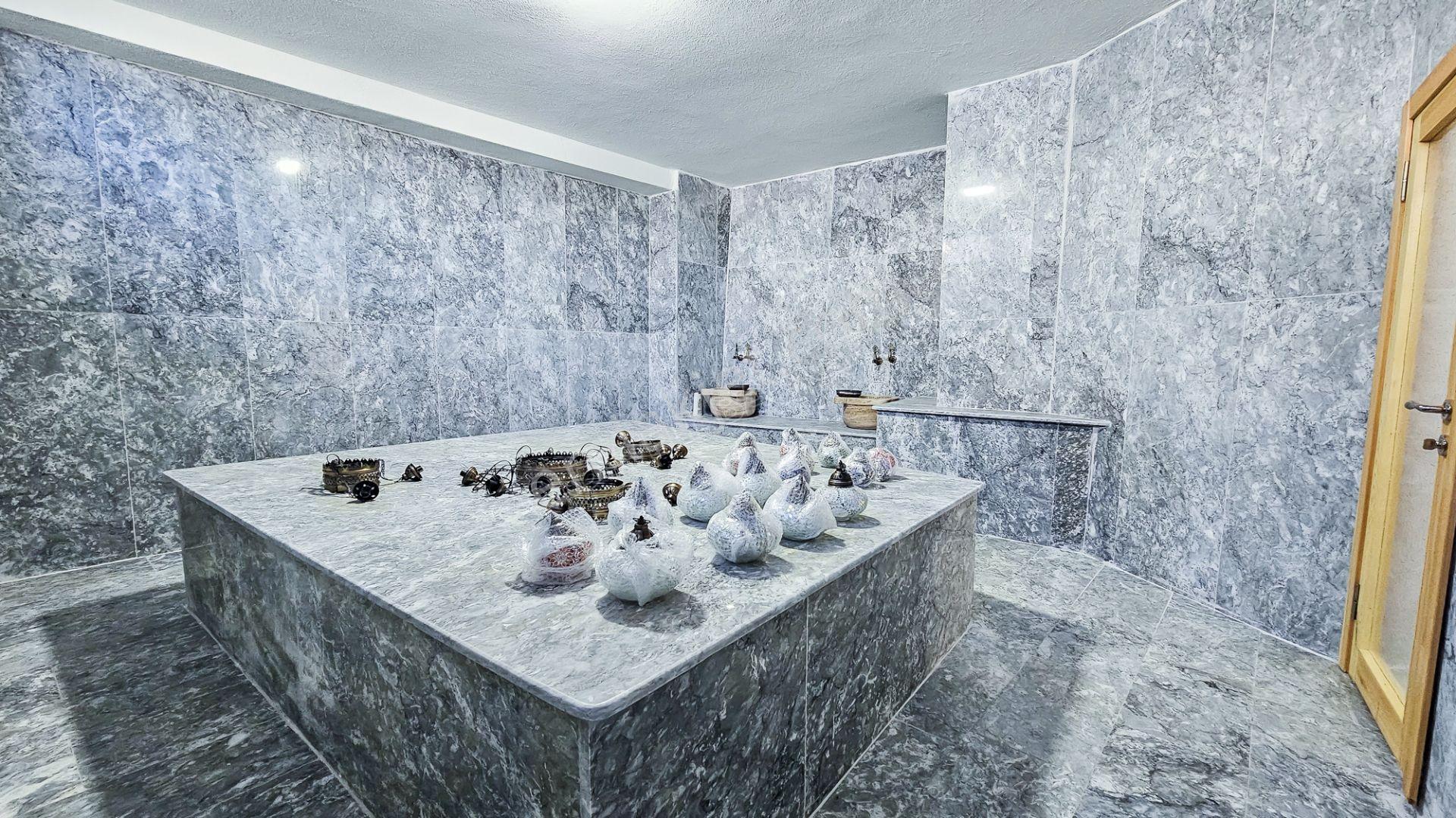 Kuşadası'nda Deniz Manzaralı, Ultra Lüks Kiralık 5+2 Villa - Görsel 36