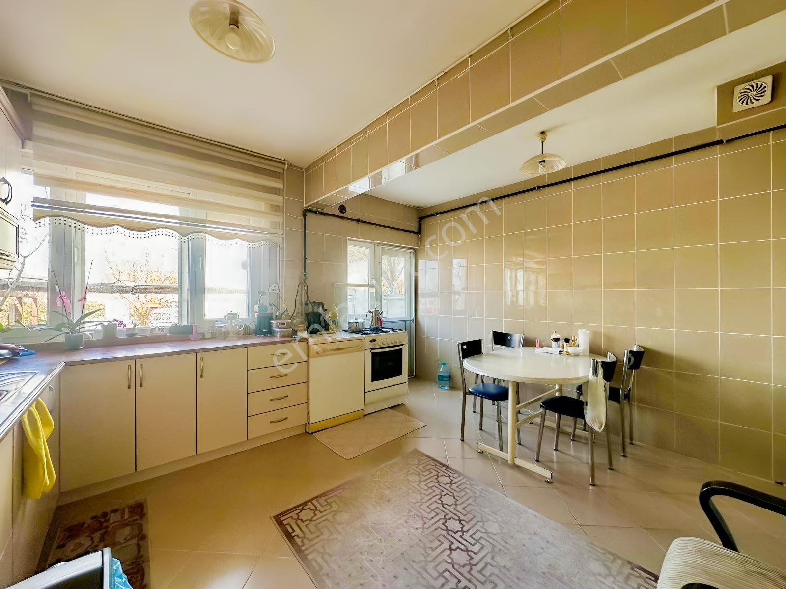 Büyükçekmece Cadde Üzeri Panaromik Deniz Manzaralı Villa - Görsel 17