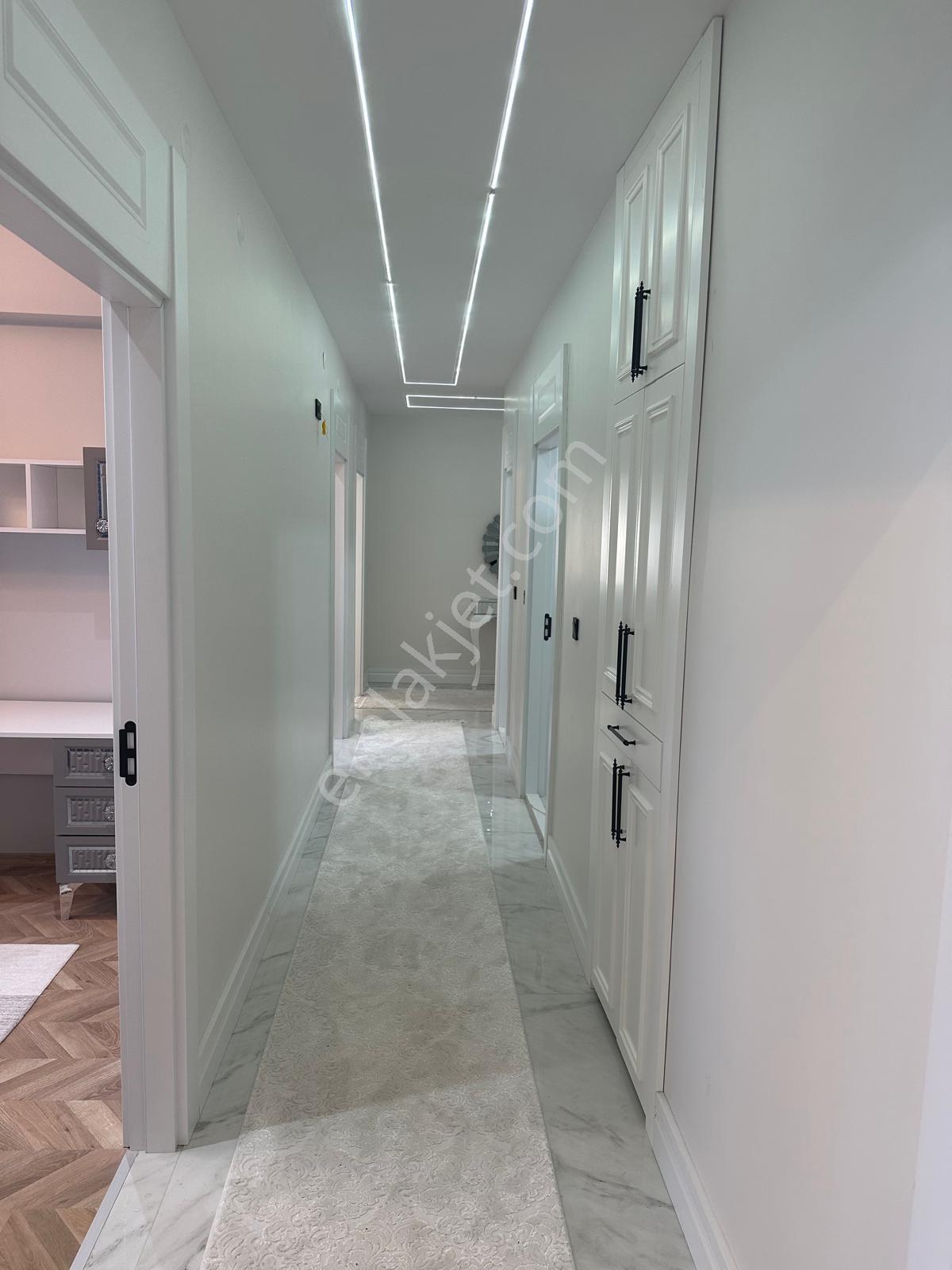 Sivas Yeşilyurt Mah. 4+1 Satılık Daire 140 M2 10. Kat - Görsel 28