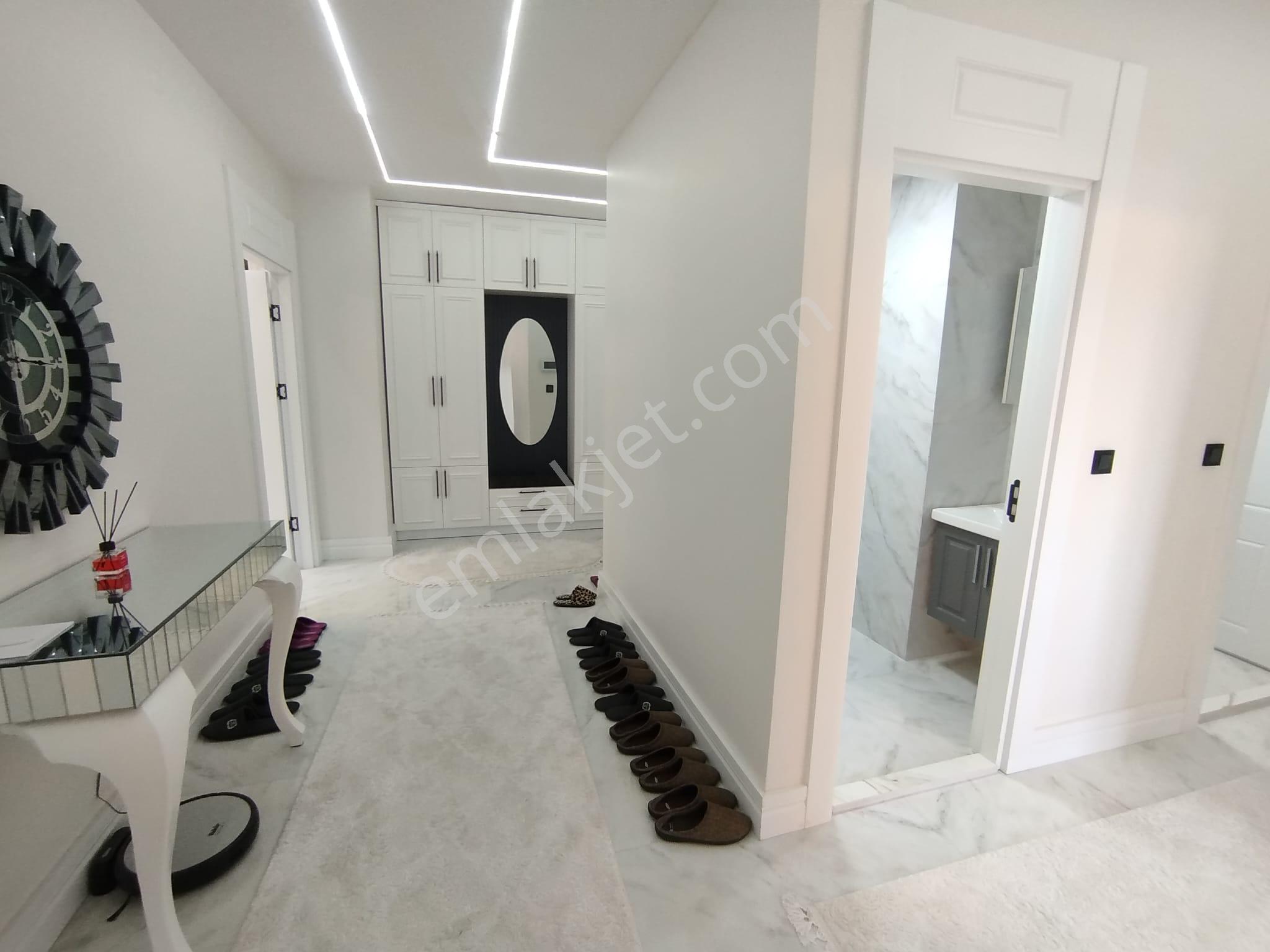 Sivas Yeşilyurt Mah. 4+1 Satılık Daire 140 M2 10. Kat - Görsel 26