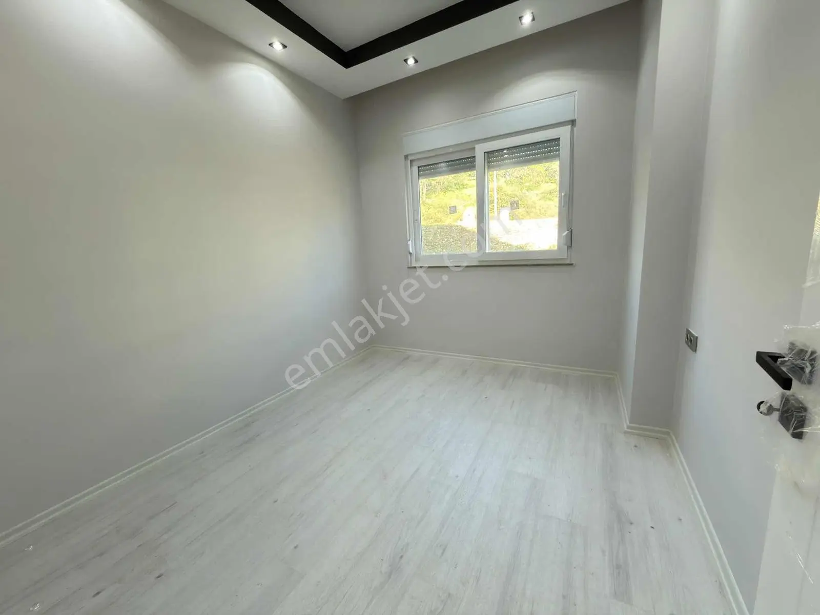 Alanya Çıplaklı Da Panjurlu + Ebeveyn Banyolu Satılık Daire - Görsel 15