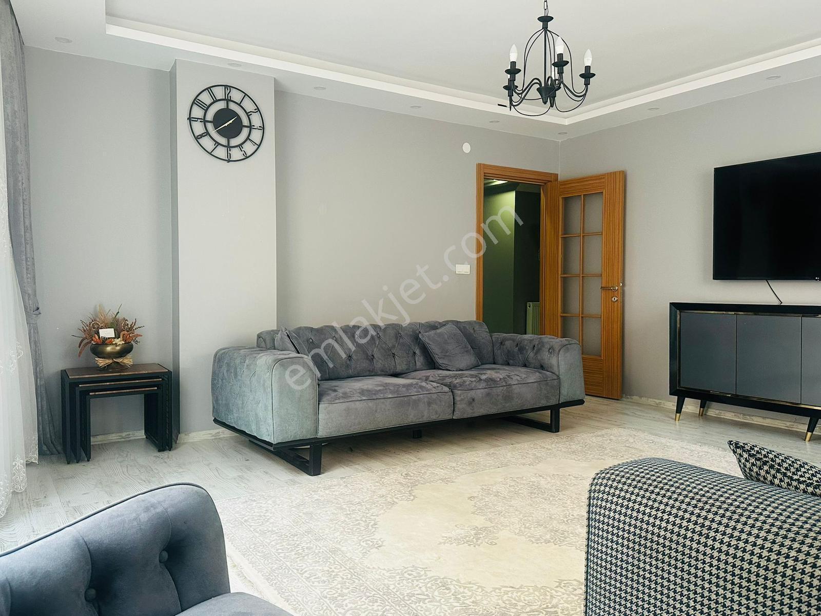 Tatlıkuyu Mah Balkonlu Geniş M2'li Ferah 4+1 Tersdubleks Daire - Görsel 6