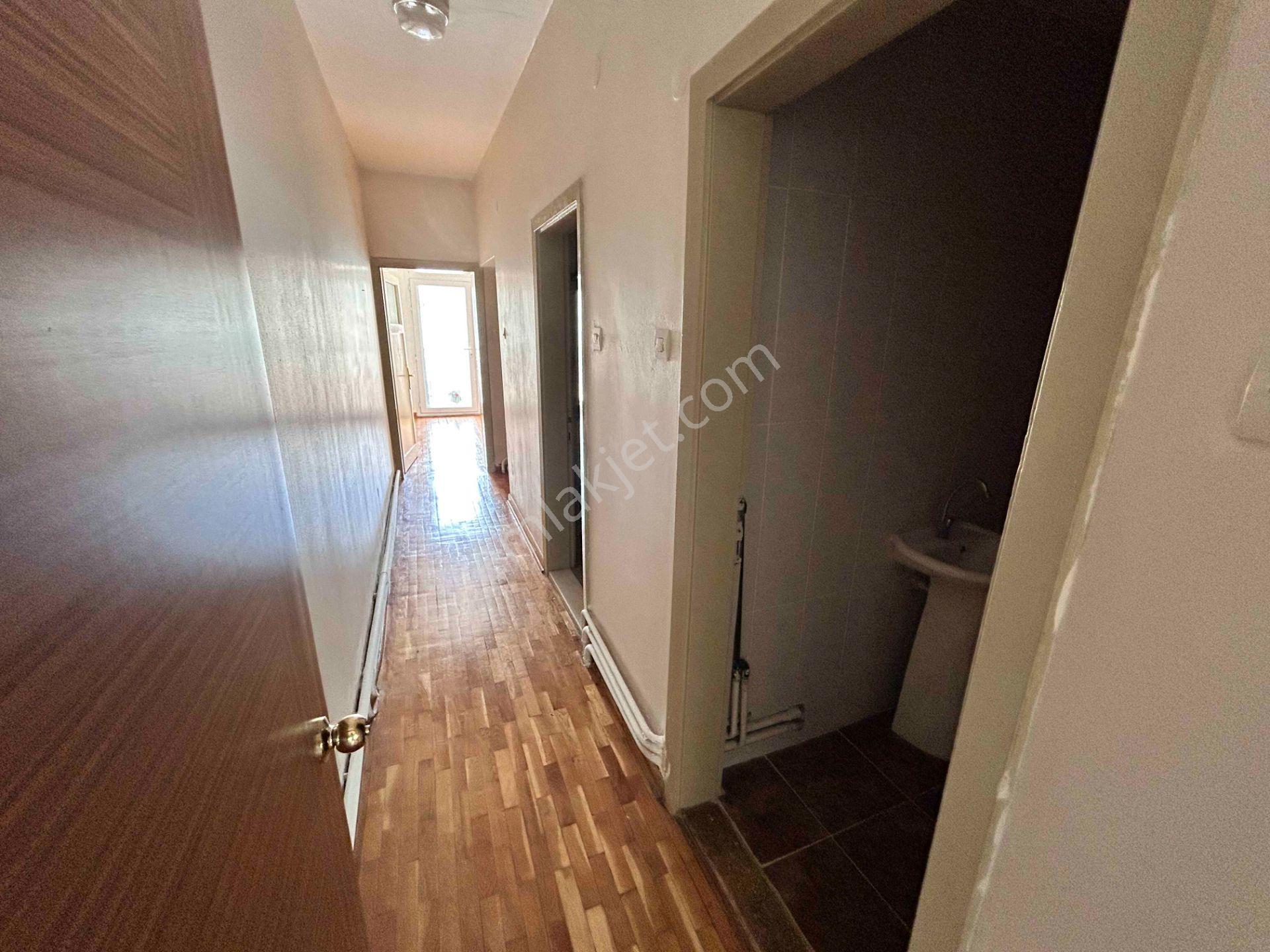 Çarşı’nın En Geniş Sokağında Çift Cepheli 2+1 Kiralık Daire - Görsel 20