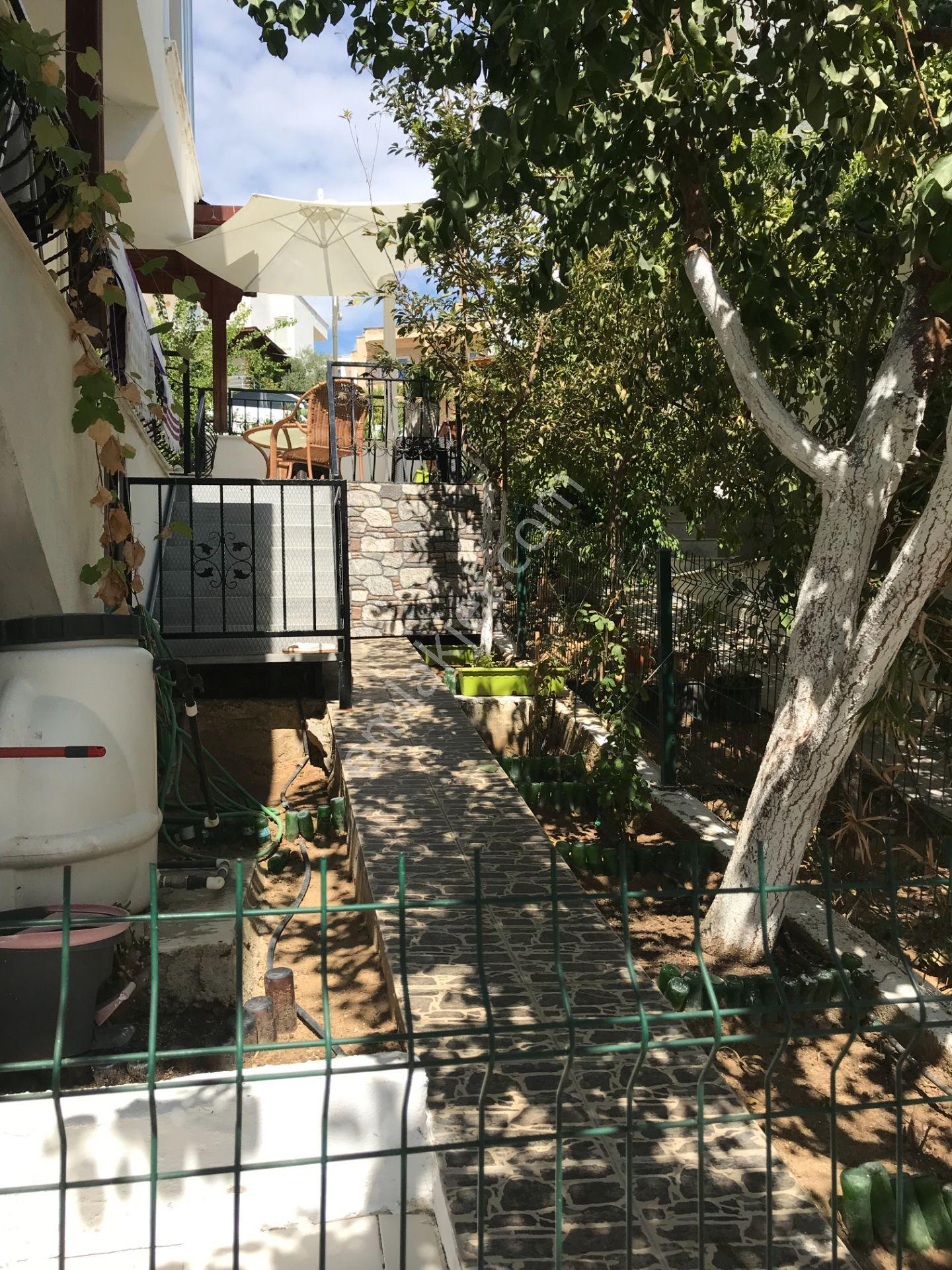 Denize Sıfır Sitede, Deniz Manzaralı Müstakil Eşyalı Dubleks Villa - Görsel 27