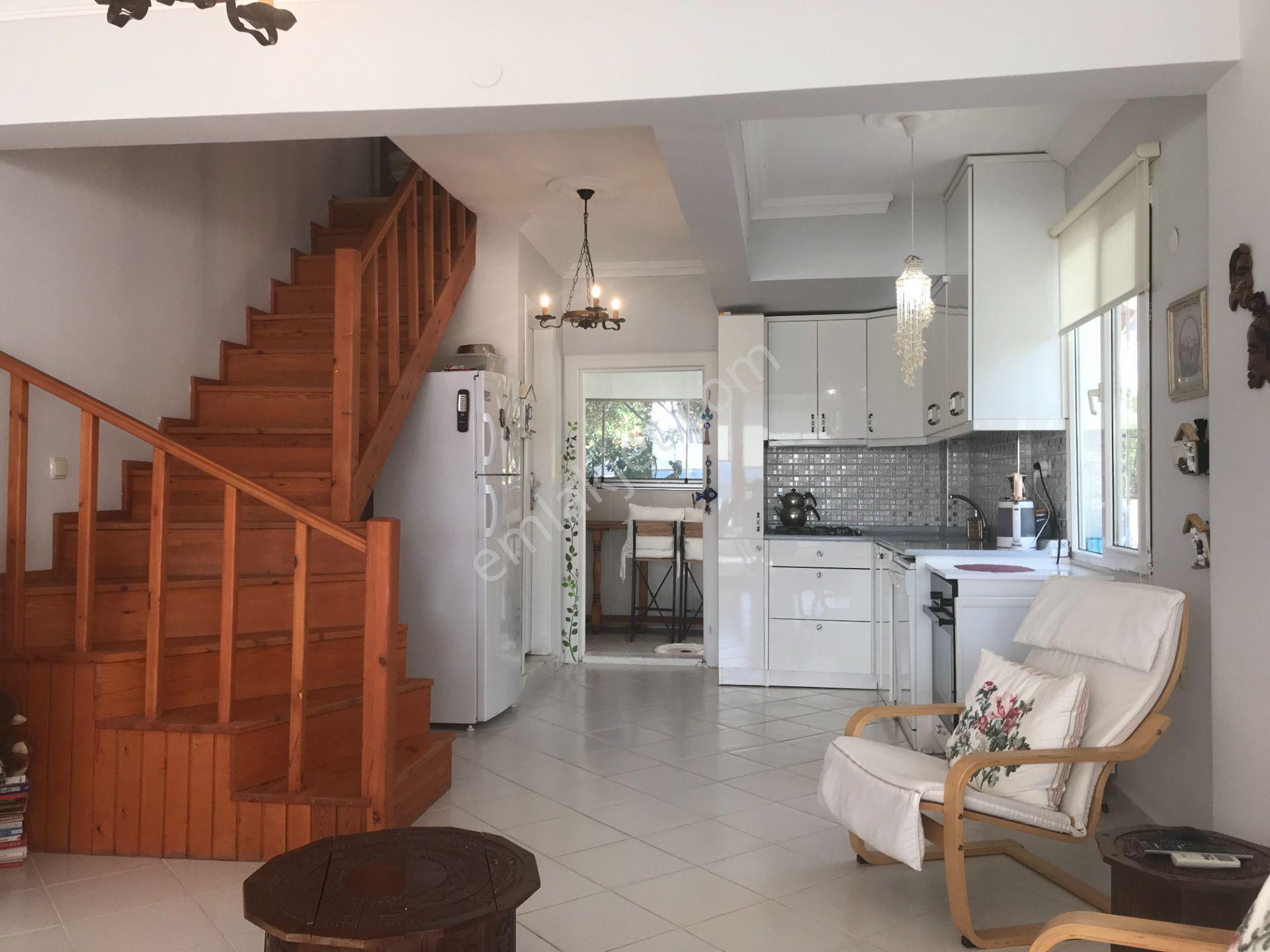 Denize Sıfır Sitede, Deniz Manzaralı Müstakil Eşyalı Dubleks Villa - Görsel 4