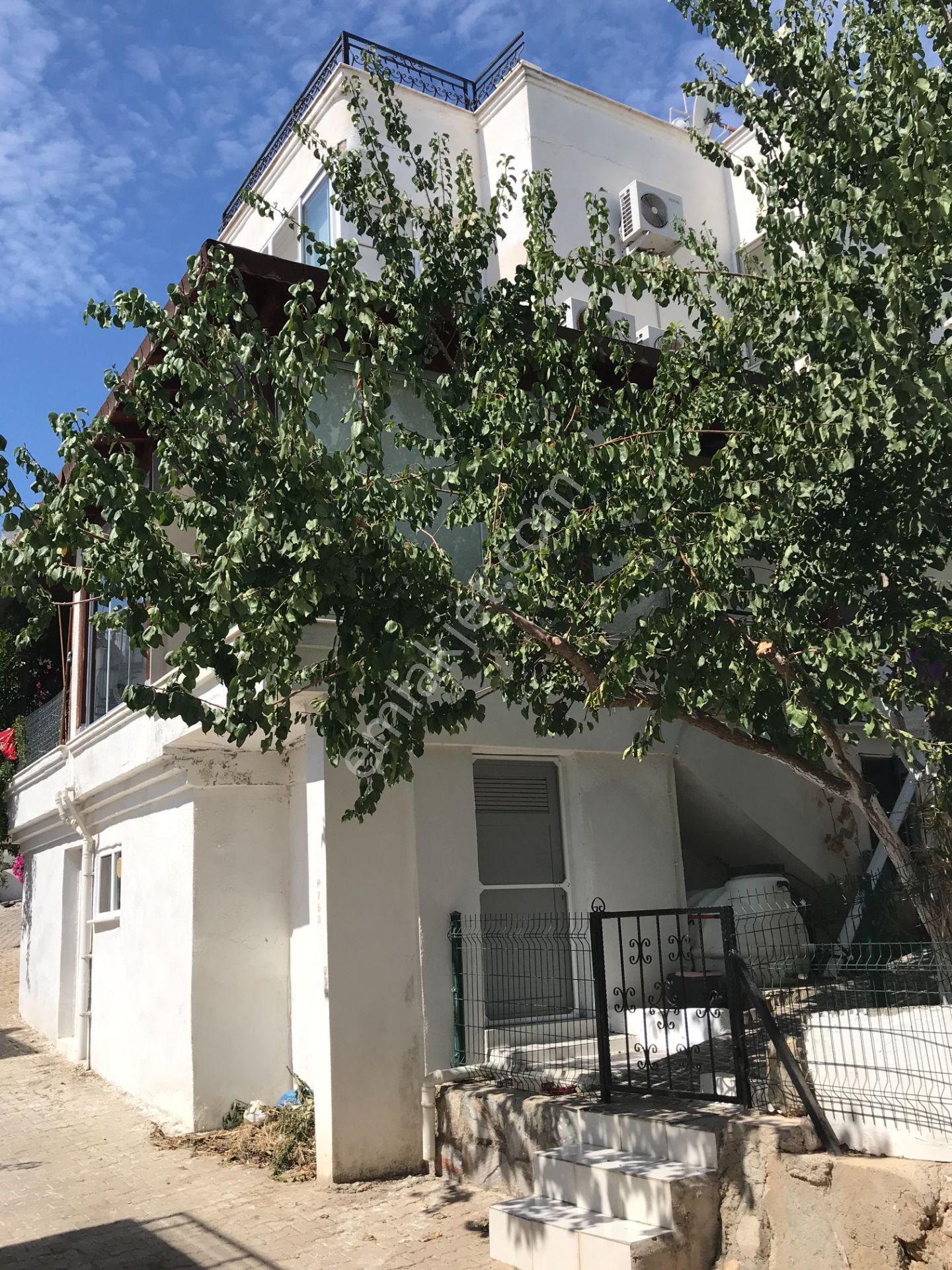 Denize Sıfır Sitede, Deniz Manzaralı Müstakil Eşyalı Dubleks Villa - Görsel 14
