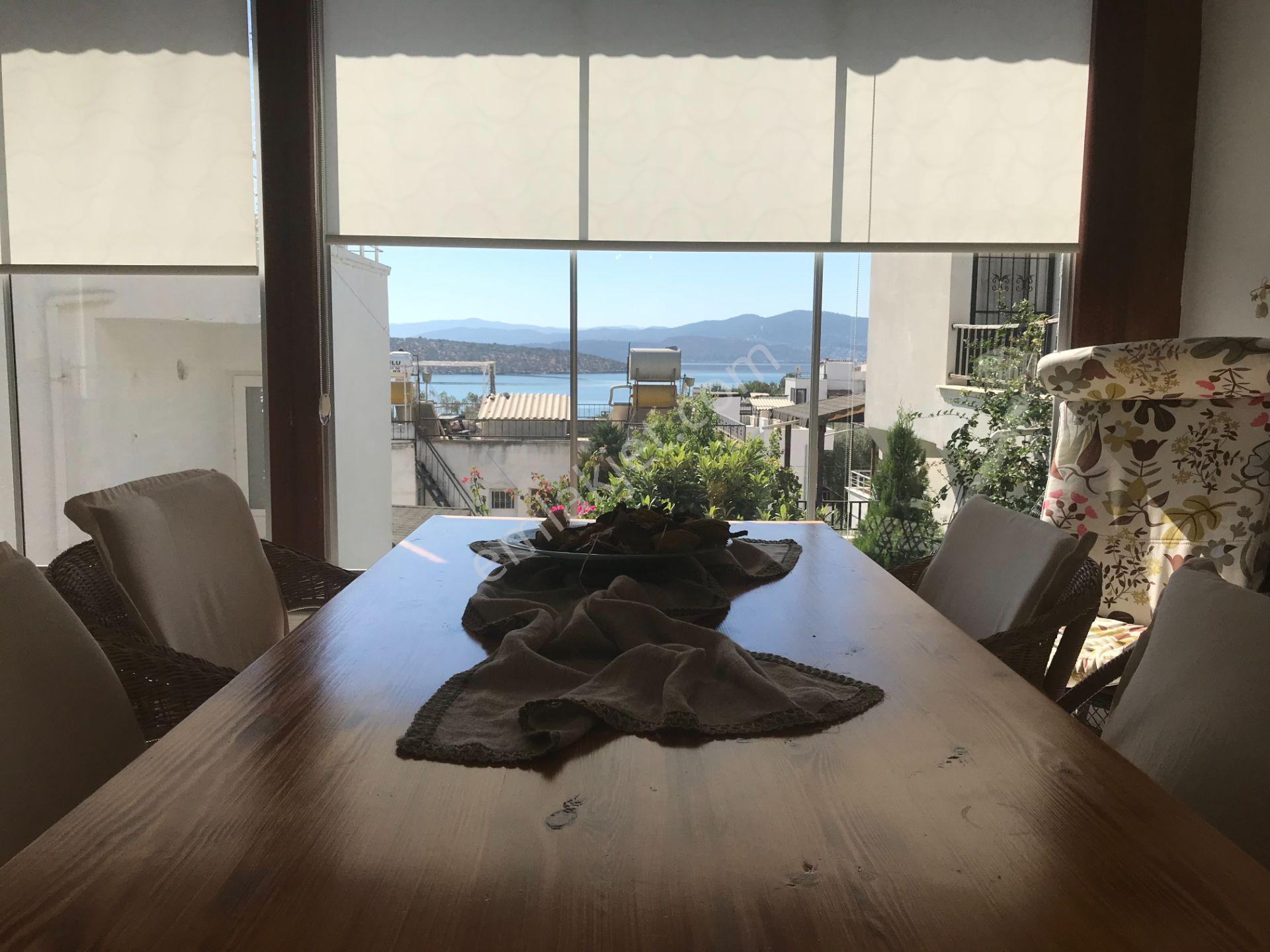 Denize Sıfır Sitede, Deniz Manzaralı Müstakil Eşyalı Dubleks Villa - Görsel 3
