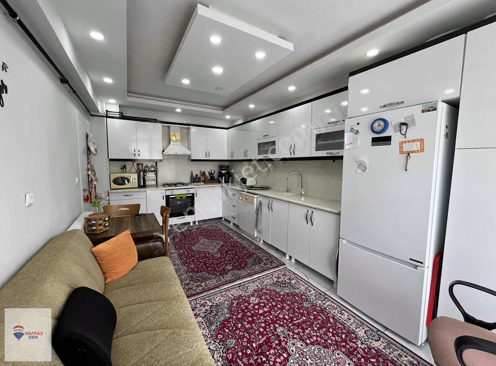 Remax Dem/den Bahçeli Evlerde Satılık 3+1 Lüx 150 M2 Daire - Görsel 8