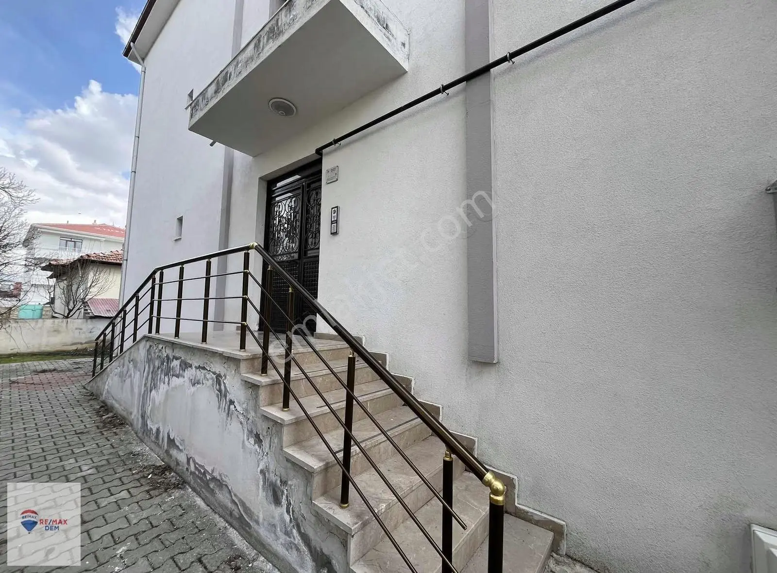 Remax Dem/den Bahçeli Evlerde Satılık 3+1 Lüx 150 M2 Daire - Görsel 5
