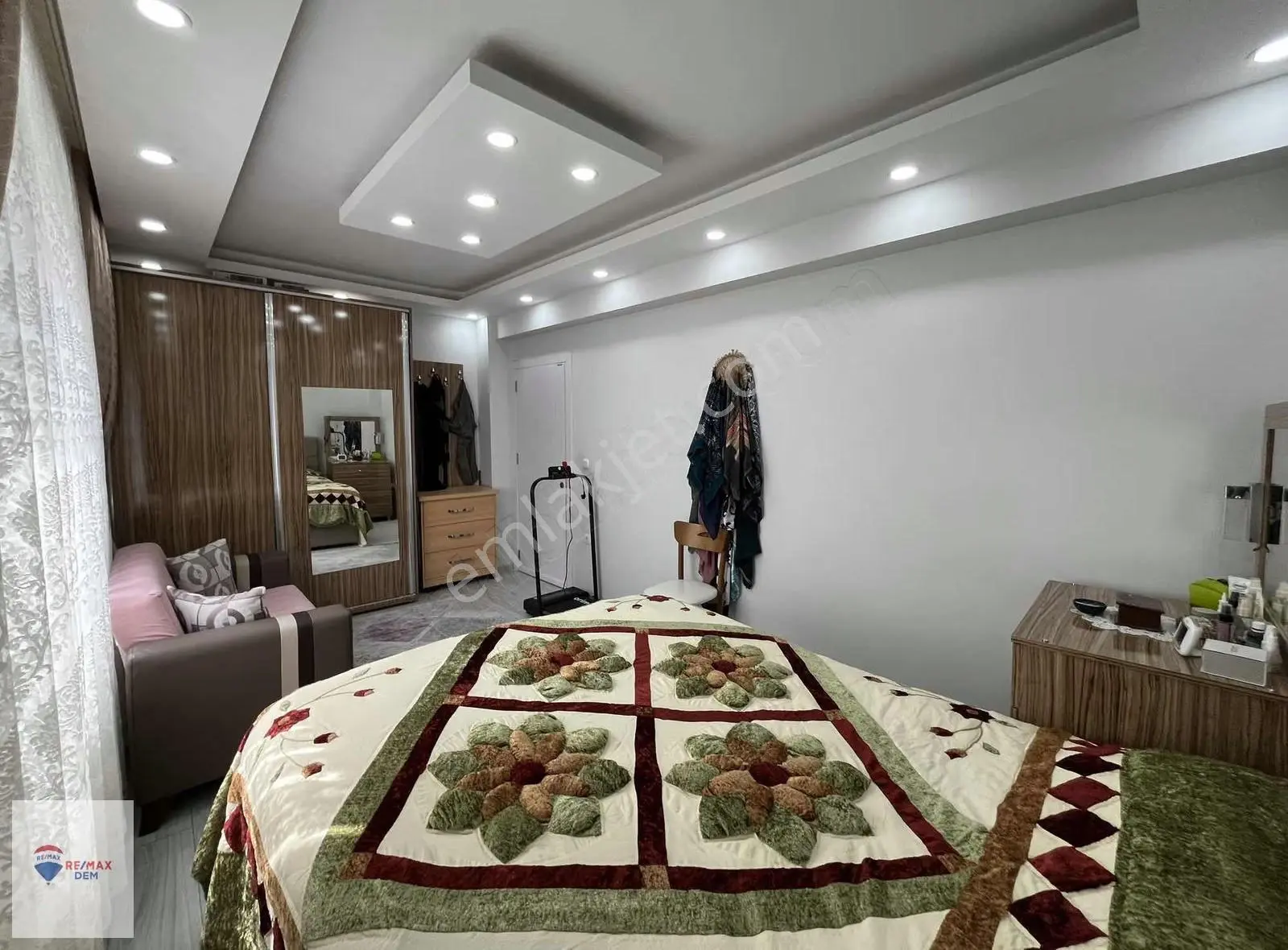 Remax Dem/den Bahçeli Evlerde Satılık 3+1 Lüx 150 M2 Daire - Görsel 4