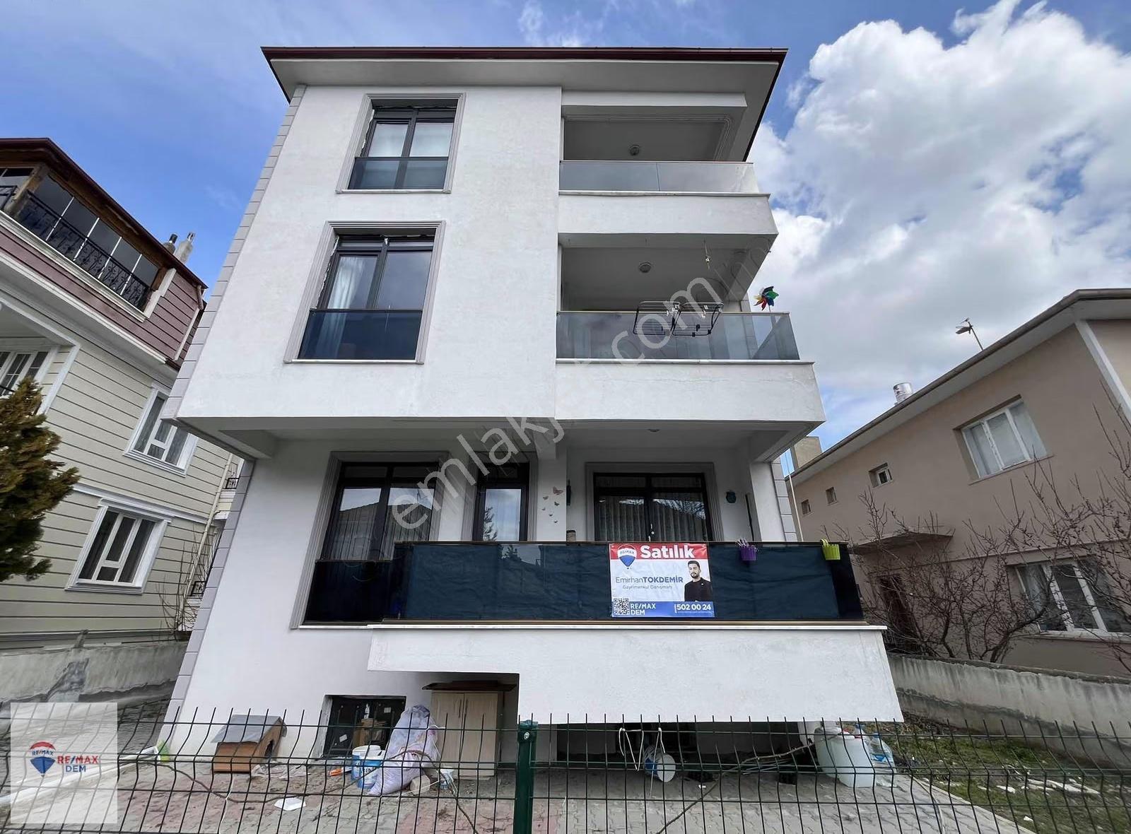 Remax Dem/den Bahçeli Evlerde Satılık 3+1 Lüx 150 M2 Daire