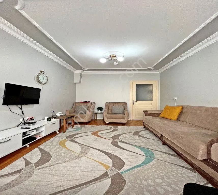 Merkezi Konum Kiracılı 2+1 Kaçırılmayacak Acil Satılık Daire!