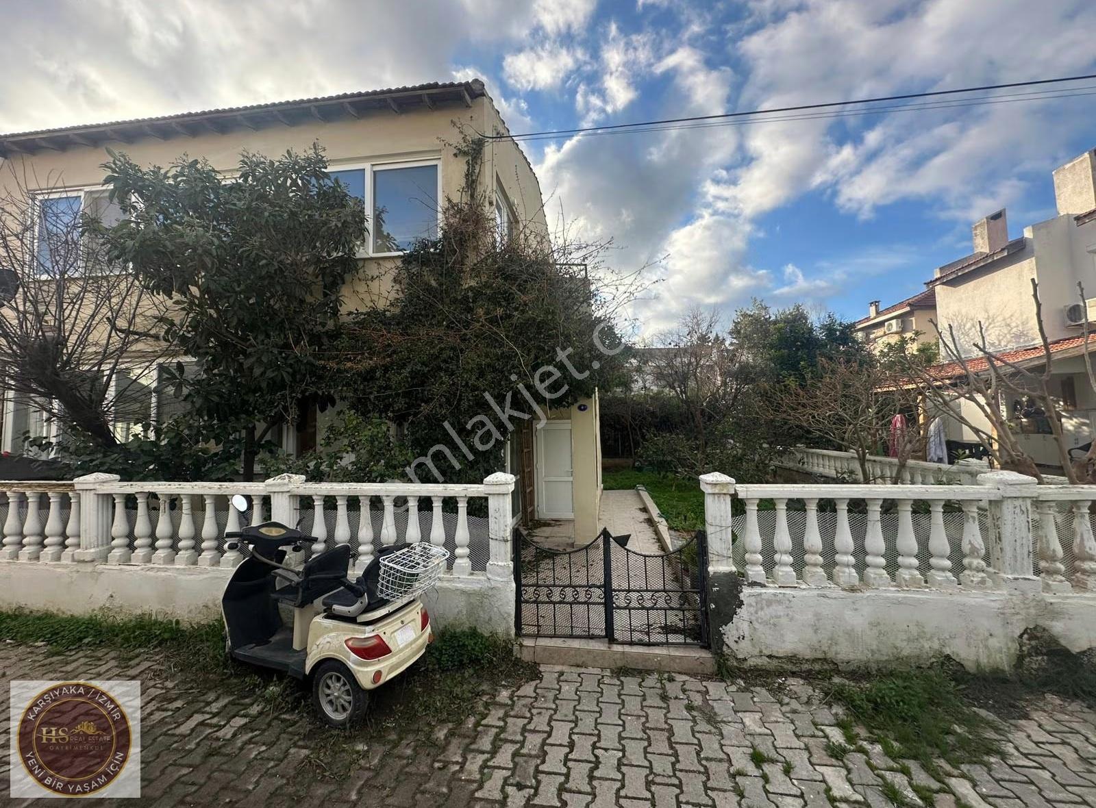 Hs'den Çeşme Ilıcada Eşyalı Kiralık Villa