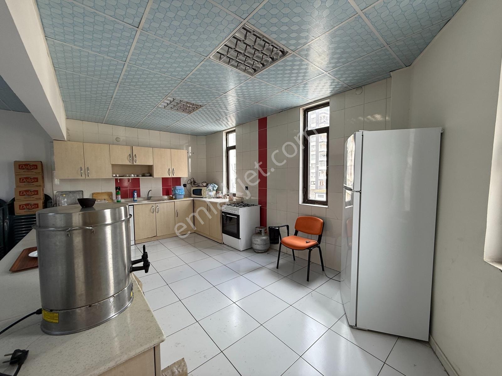 Gizerler İş Merkezinde 1000 M2 1.kat Kiralık İşyeri/ofis - Görsel 21