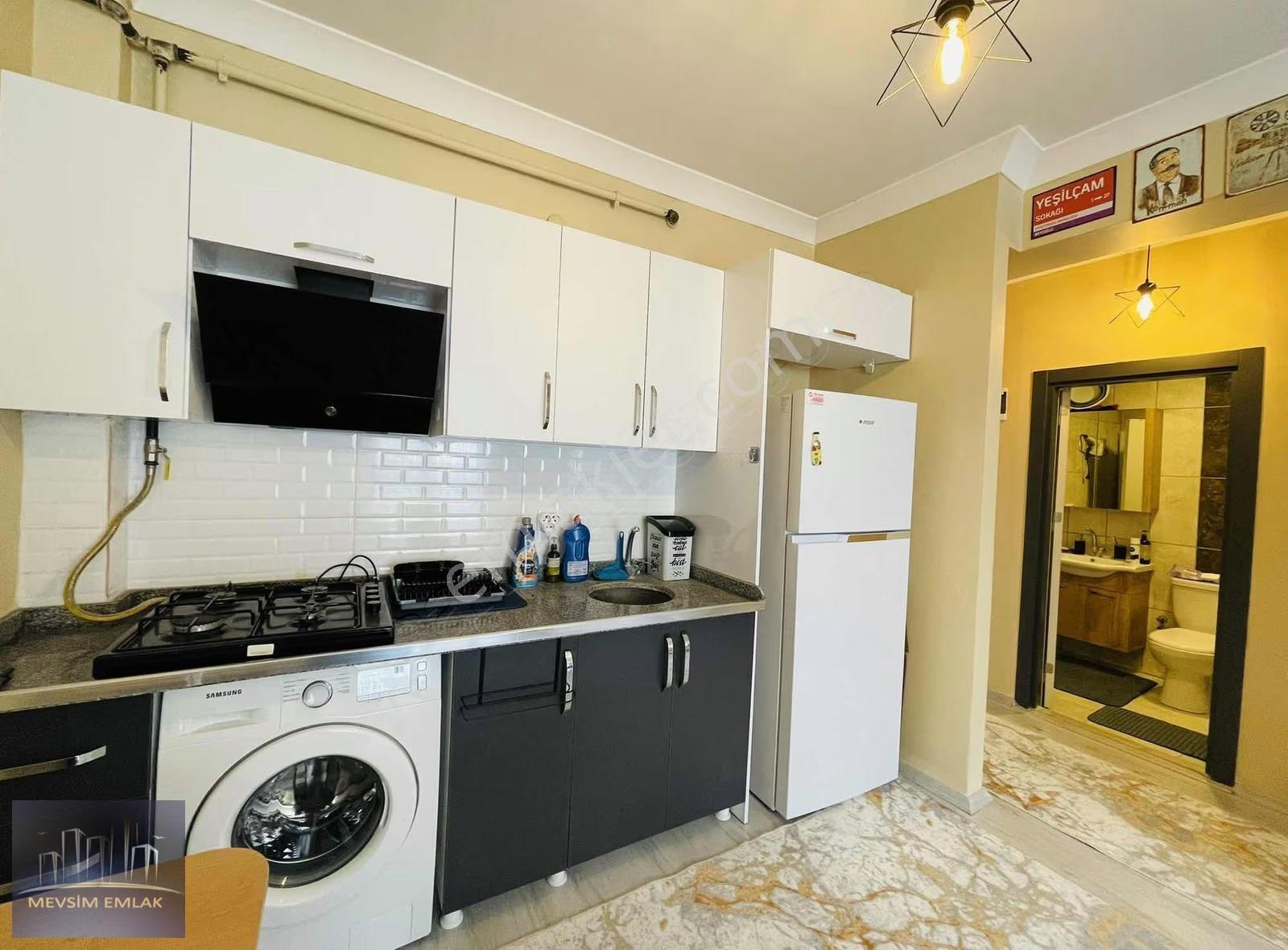 Van Alipaşa'da Memura Kiralık Eşyalı 1+1 Balkonlu Lüks Daire - Görsel 3