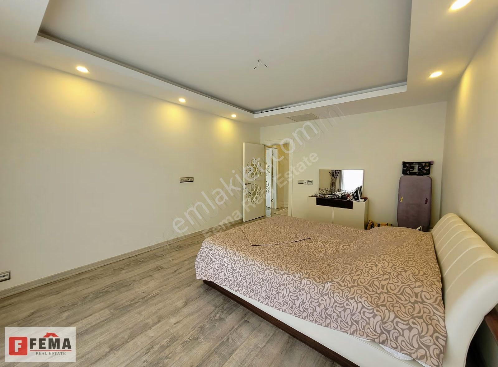 Sitede Bahçeli Açık Havuzlu Satılık 6+1 Modern Villa - For Sale - Görsel 6