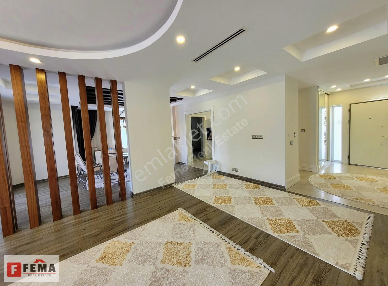 Sitede Bahçeli Açık Havuzlu Satılık 6+1 Modern Villa - For Sale - Görsel 27