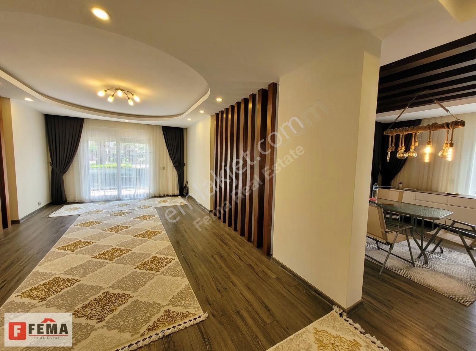 Sitede Bahçeli Açık Havuzlu Satılık 6+1 Modern Villa - For Sale - Görsel 28