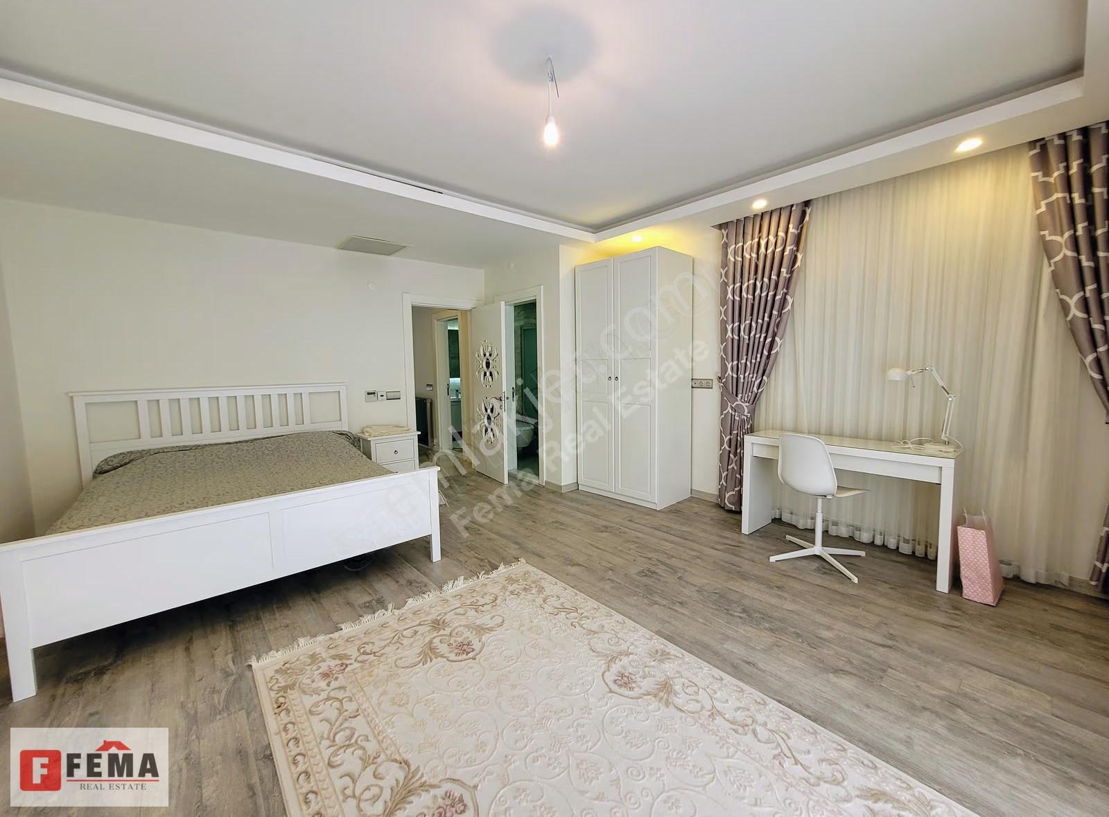 Sitede Bahçeli Açık Havuzlu Satılık 6+1 Modern Villa - For Sale - Görsel 13