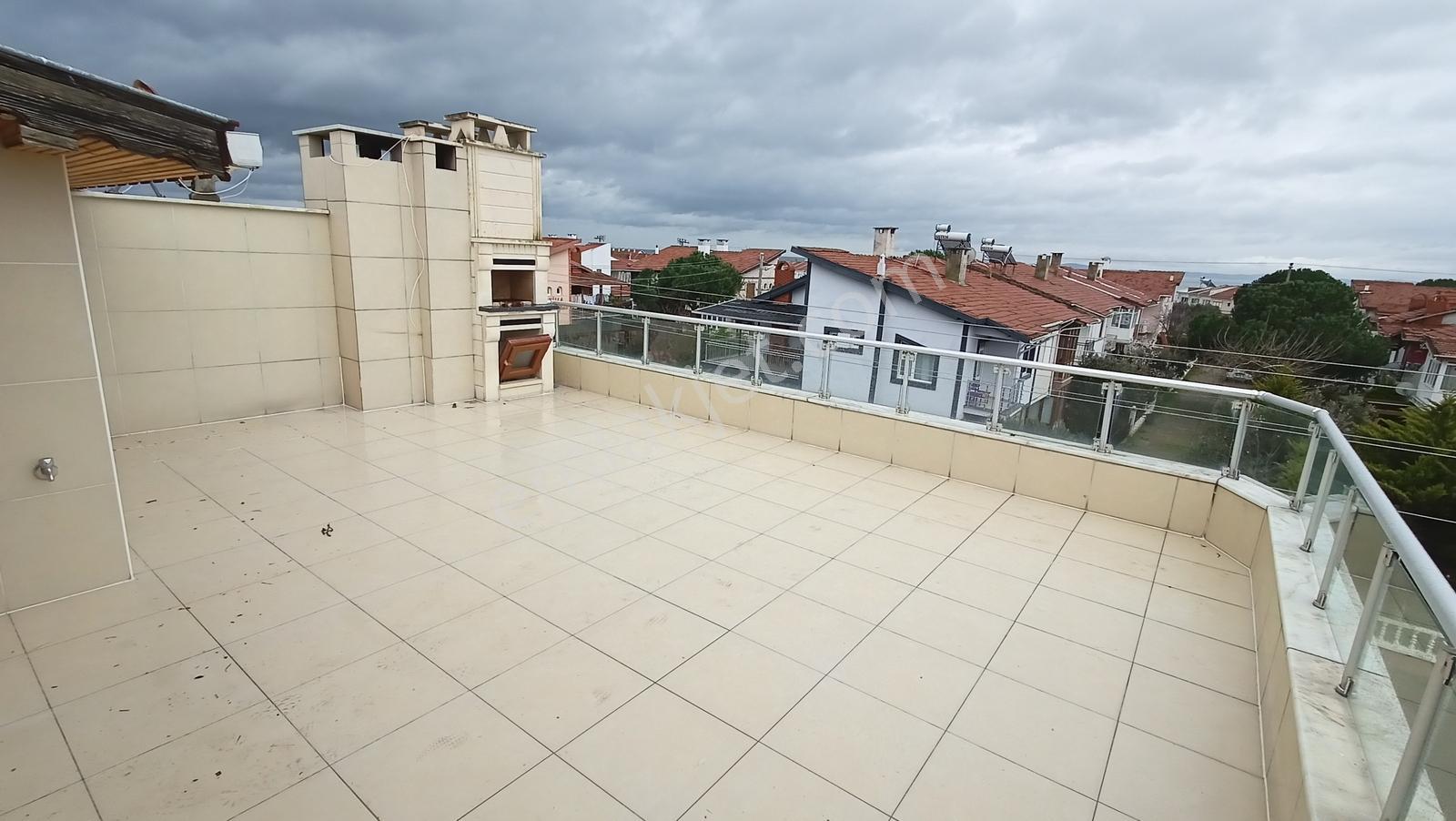 Butik Sitede 5+1 Tripleks Villa - Görsel 16